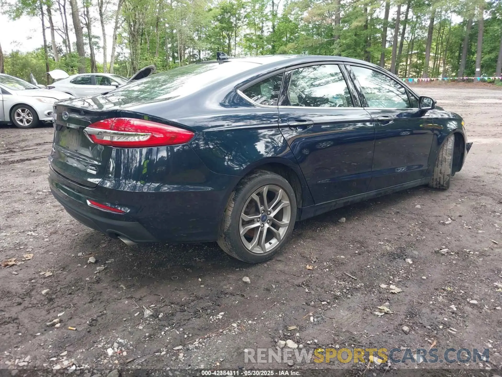 4 Фотография поврежденного автомобиля 3FA6P0CD1LR180409 FORD FUSION 2020