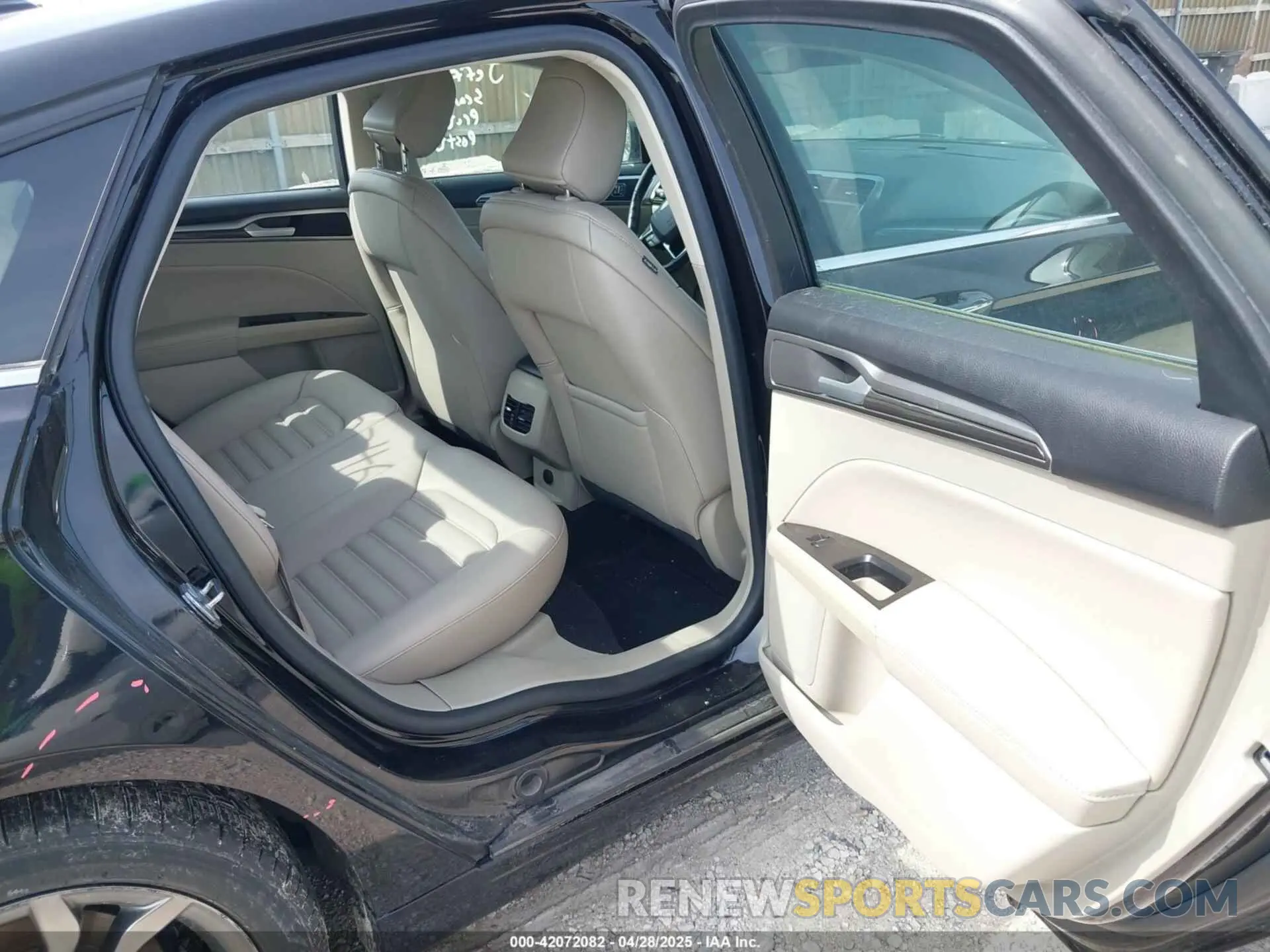 8 Фотография поврежденного автомобиля 3FA6P0CD1LR216339 FORD FUSION 2020