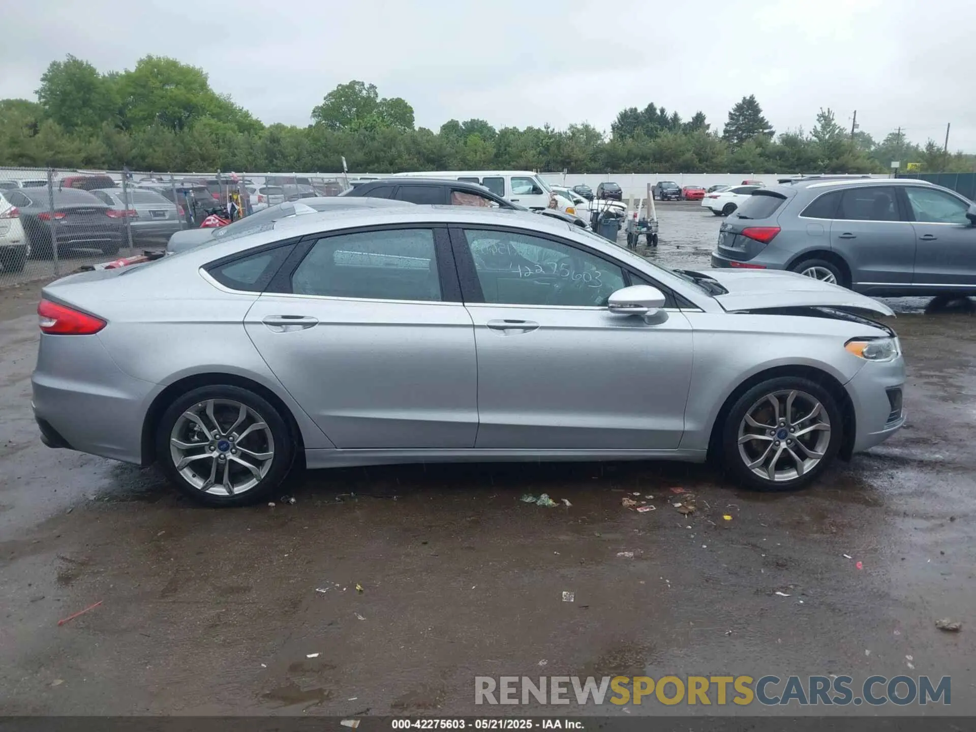 13 Photograph of a damaged car 3FA6P0CD2LR152263 FORD FUSION 2020