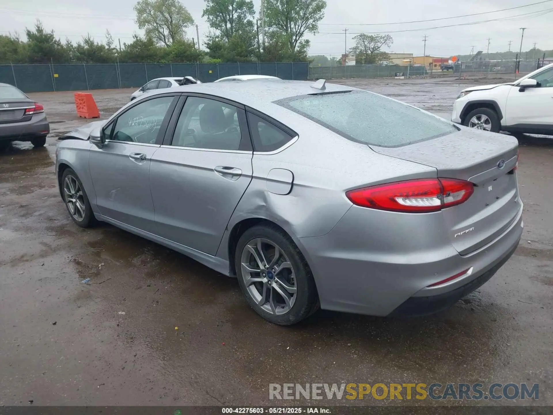 3 Photograph of a damaged car 3FA6P0CD2LR152263 FORD FUSION 2020