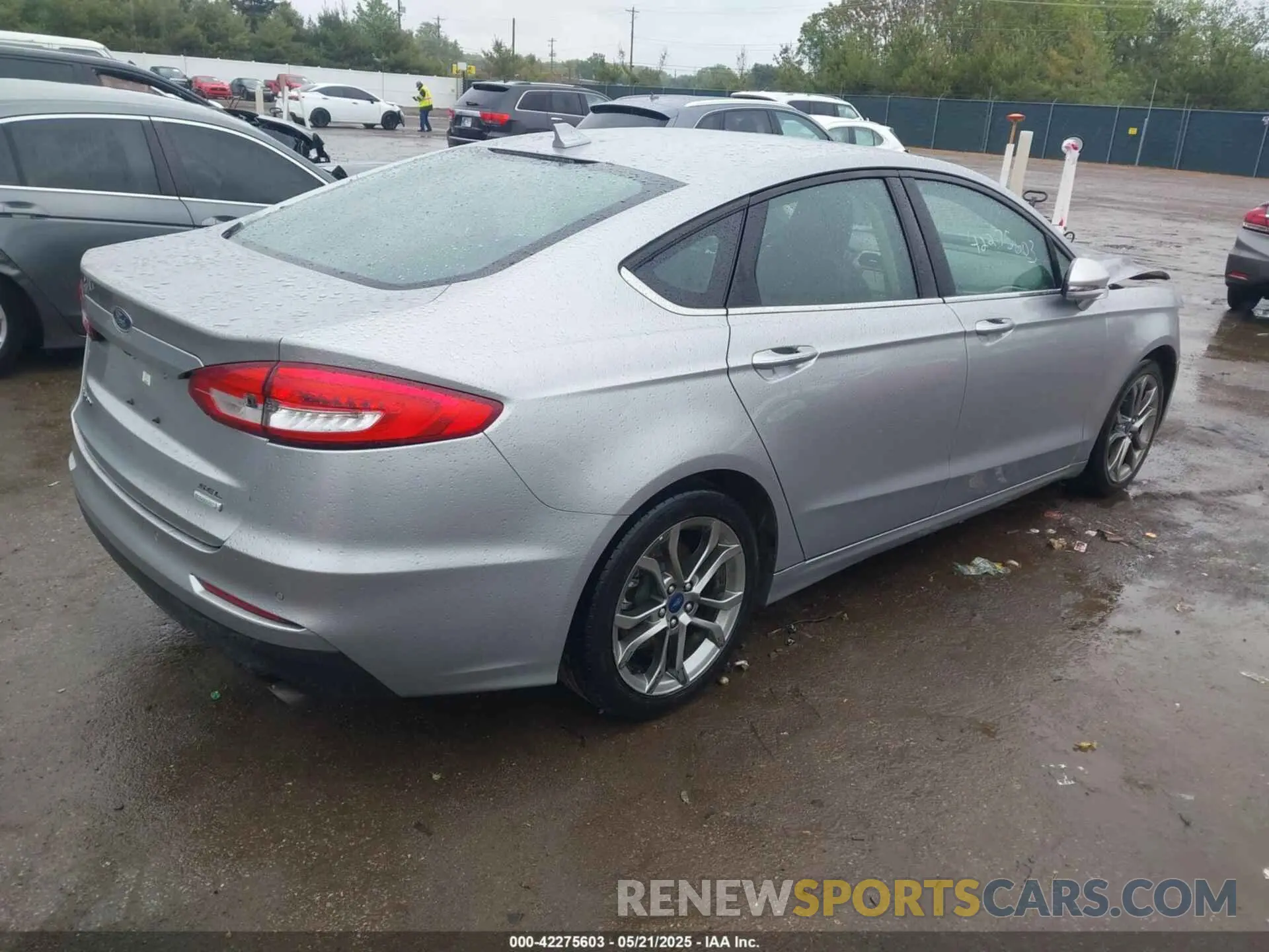 4 Photograph of a damaged car 3FA6P0CD2LR152263 FORD FUSION 2020
