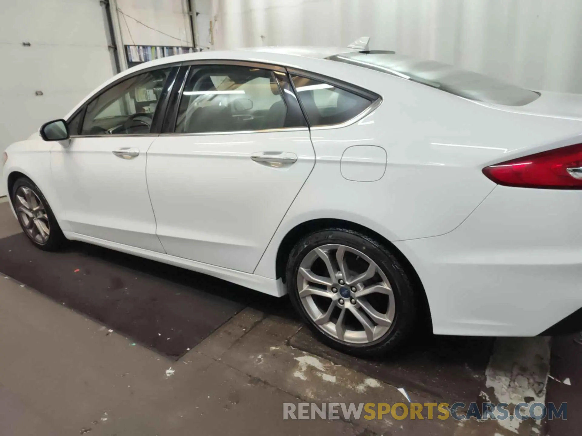 23 Photograph of a damaged car 3FA6P0CD2LR241444 FORD FUSION 2020