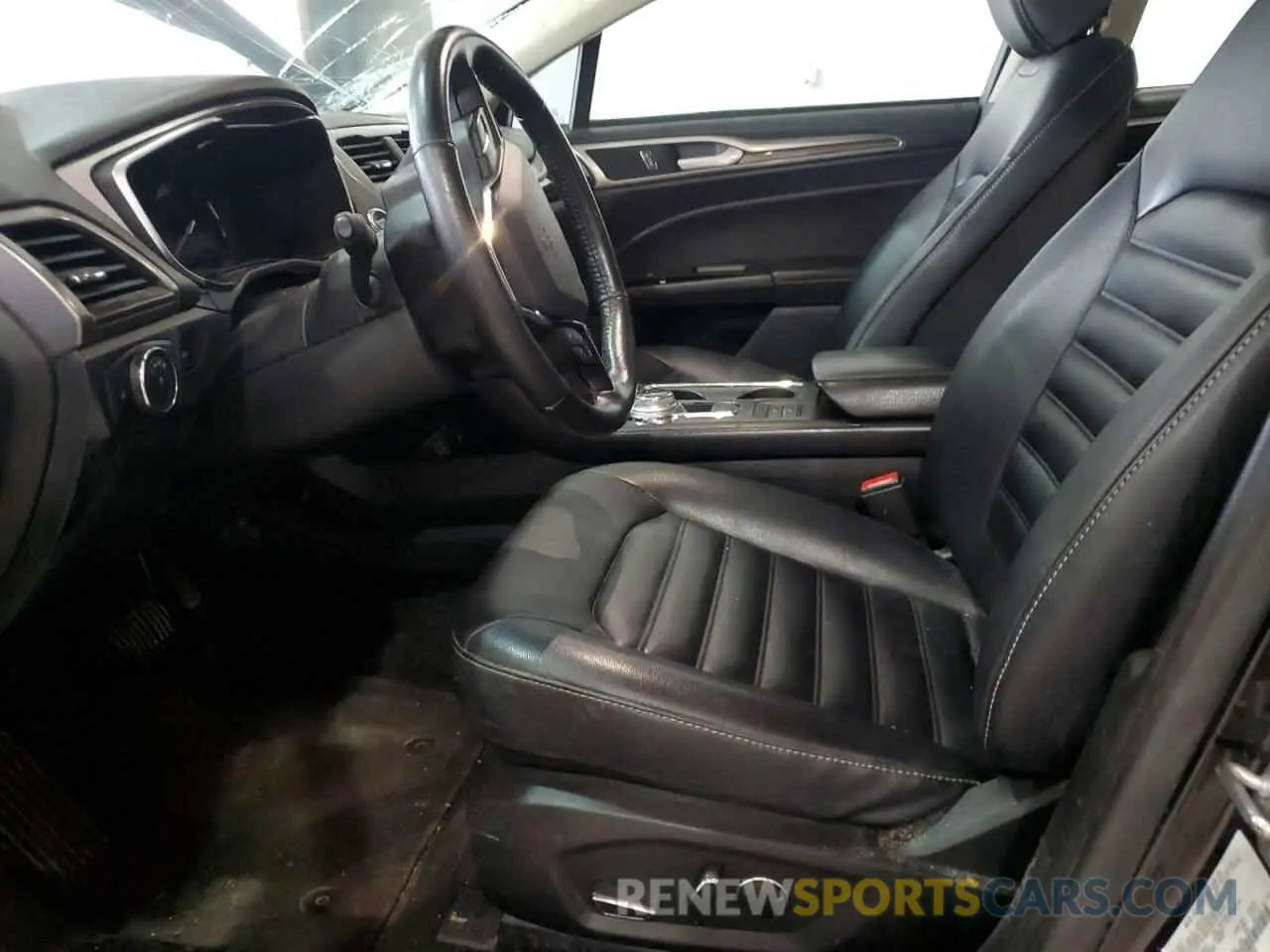7 Фотография поврежденного автомобиля 3FA6P0CD3LR117683 FORD FUSION 2020