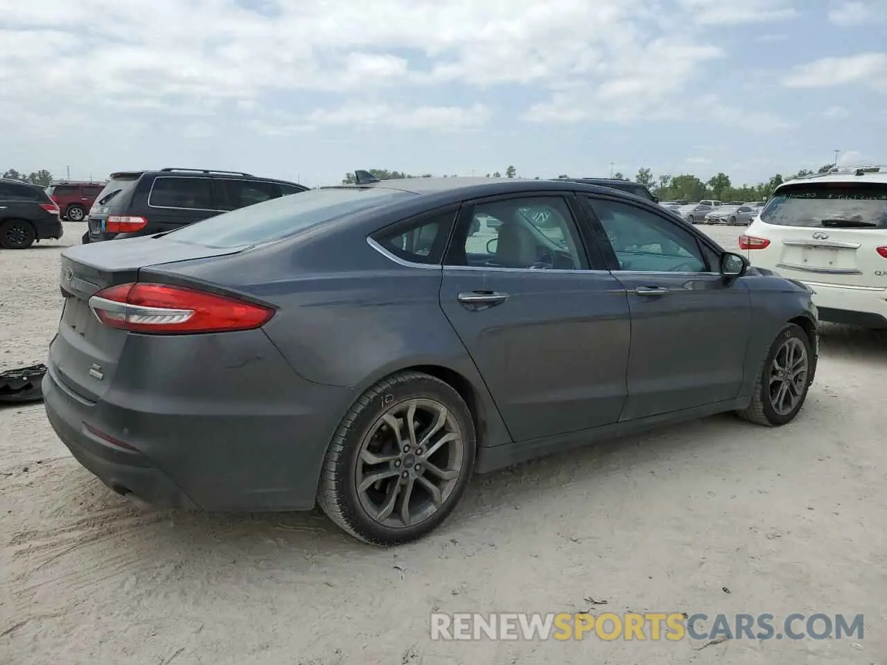 3 Photograph of a damaged car 3FA6P0CD4LR160333 FORD FUSION 2020