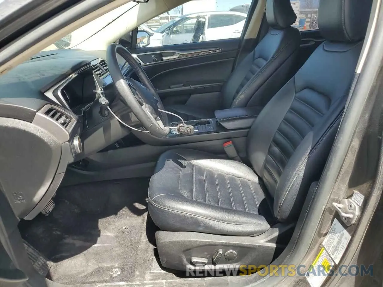 7 Photograph of a damaged car 3FA6P0CD4LR189105 FORD FUSION 2020