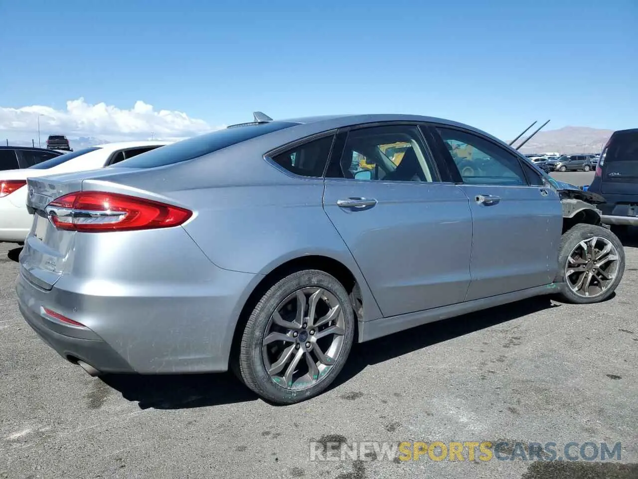 3 Фотография поврежденного автомобиля 3FA6P0CD6LR130198 FORD FUSION 2020
