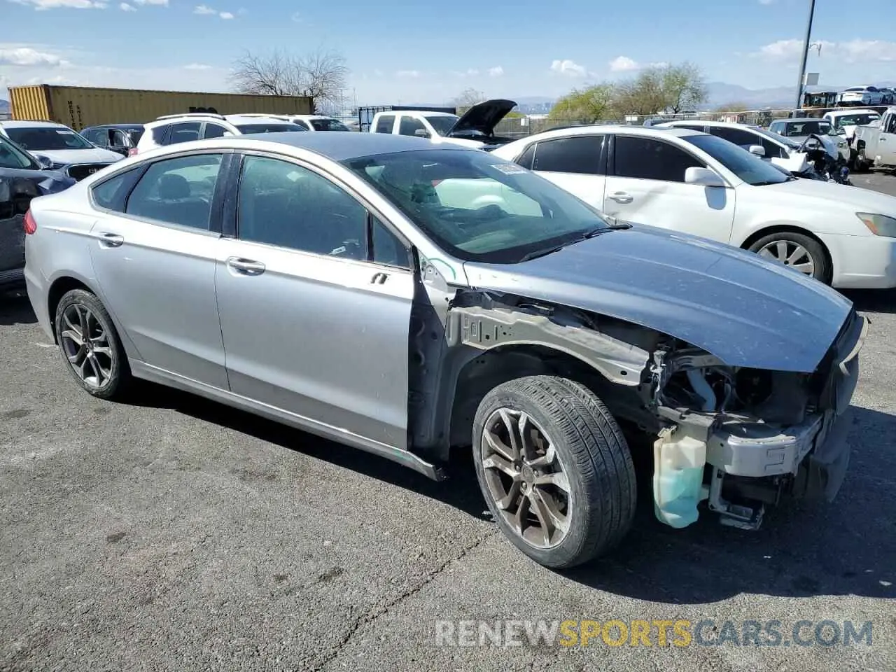 4 Фотография поврежденного автомобиля 3FA6P0CD6LR130198 FORD FUSION 2020