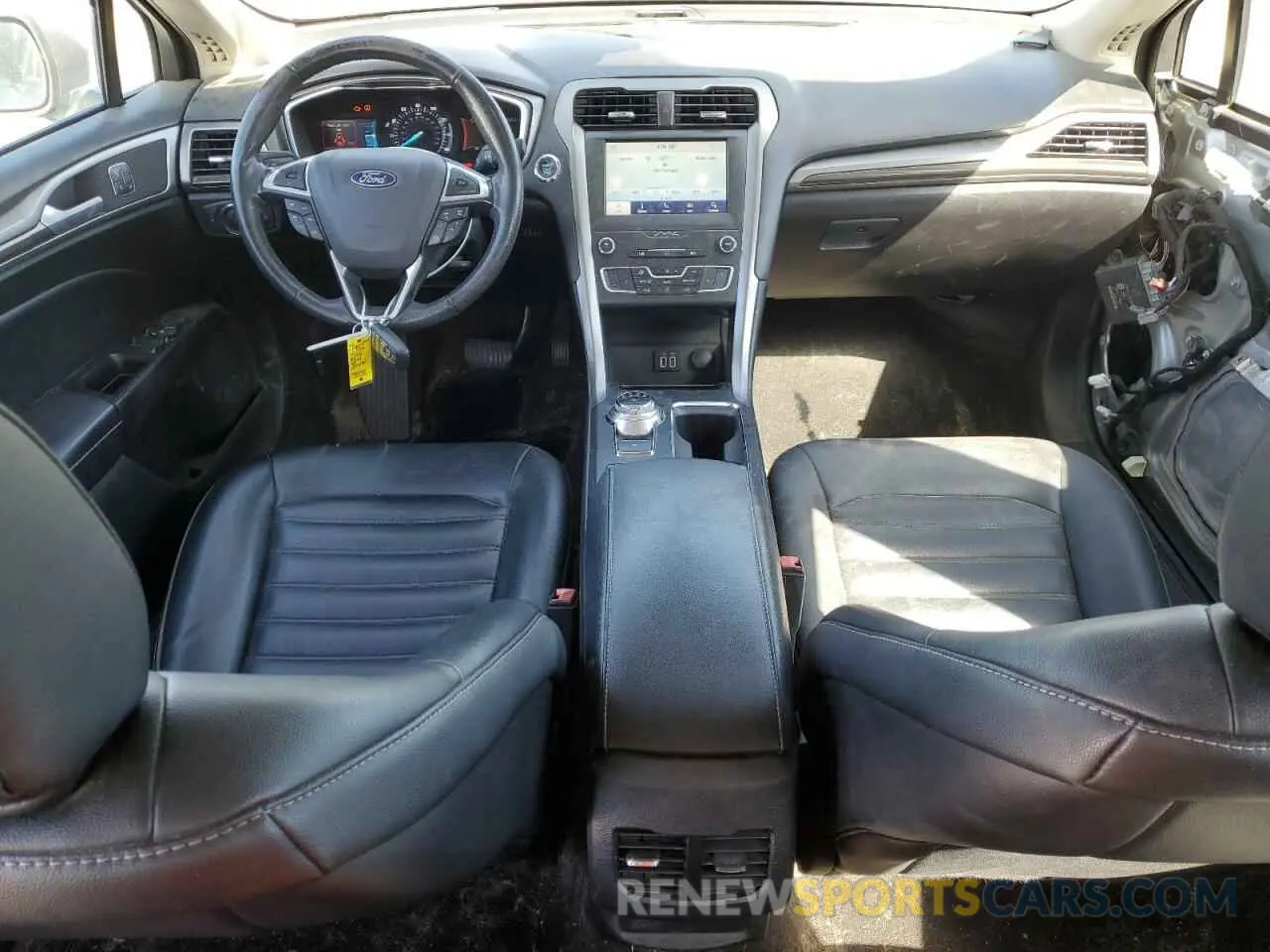 8 Фотография поврежденного автомобиля 3FA6P0CD6LR130198 FORD FUSION 2020