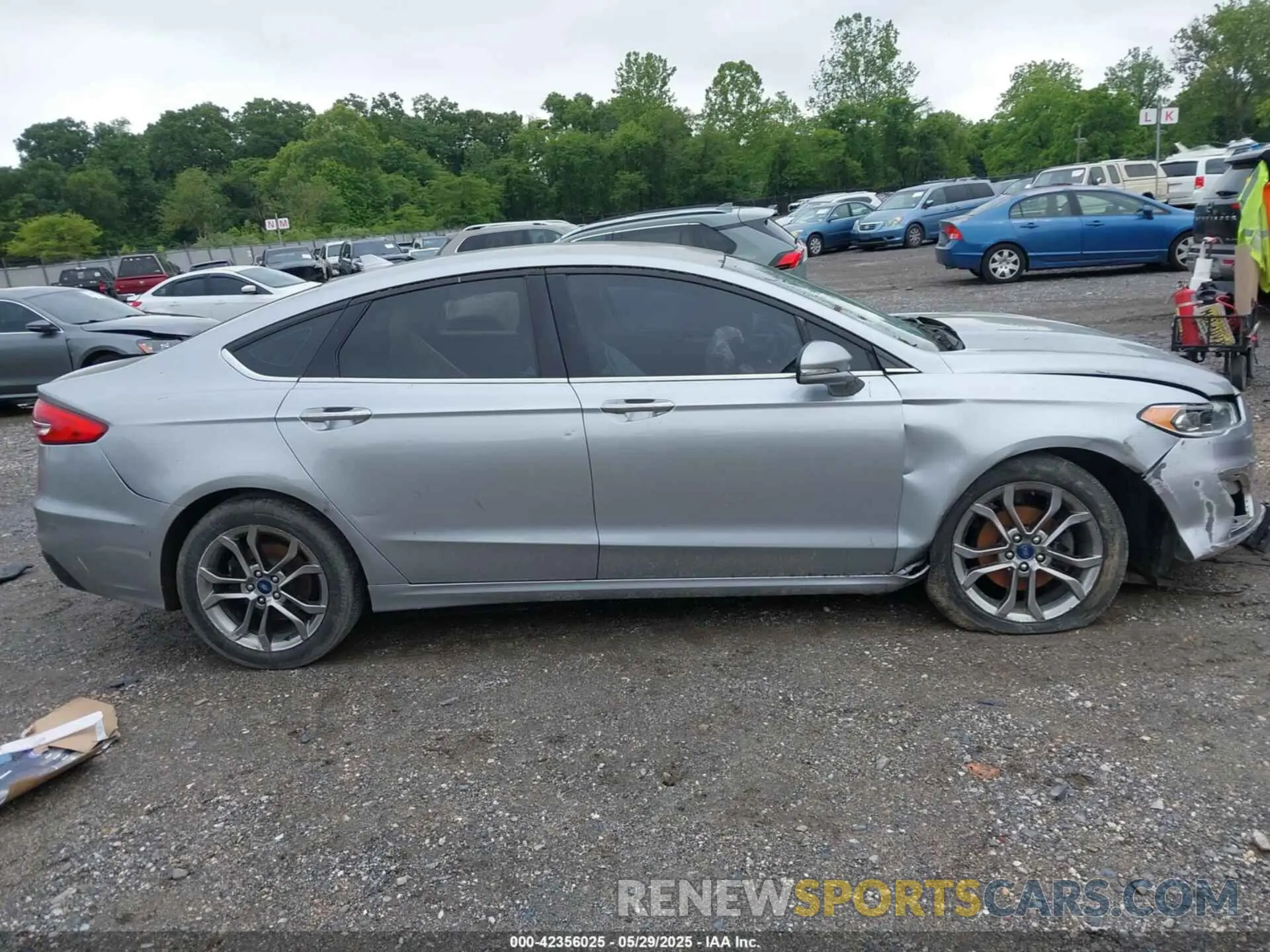 13 Фотография поврежденного автомобиля 3FA6P0CD6LR130394 FORD FUSION 2020