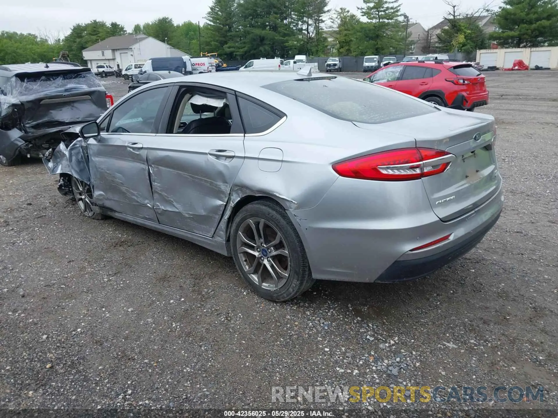 3 Фотография поврежденного автомобиля 3FA6P0CD6LR130394 FORD FUSION 2020