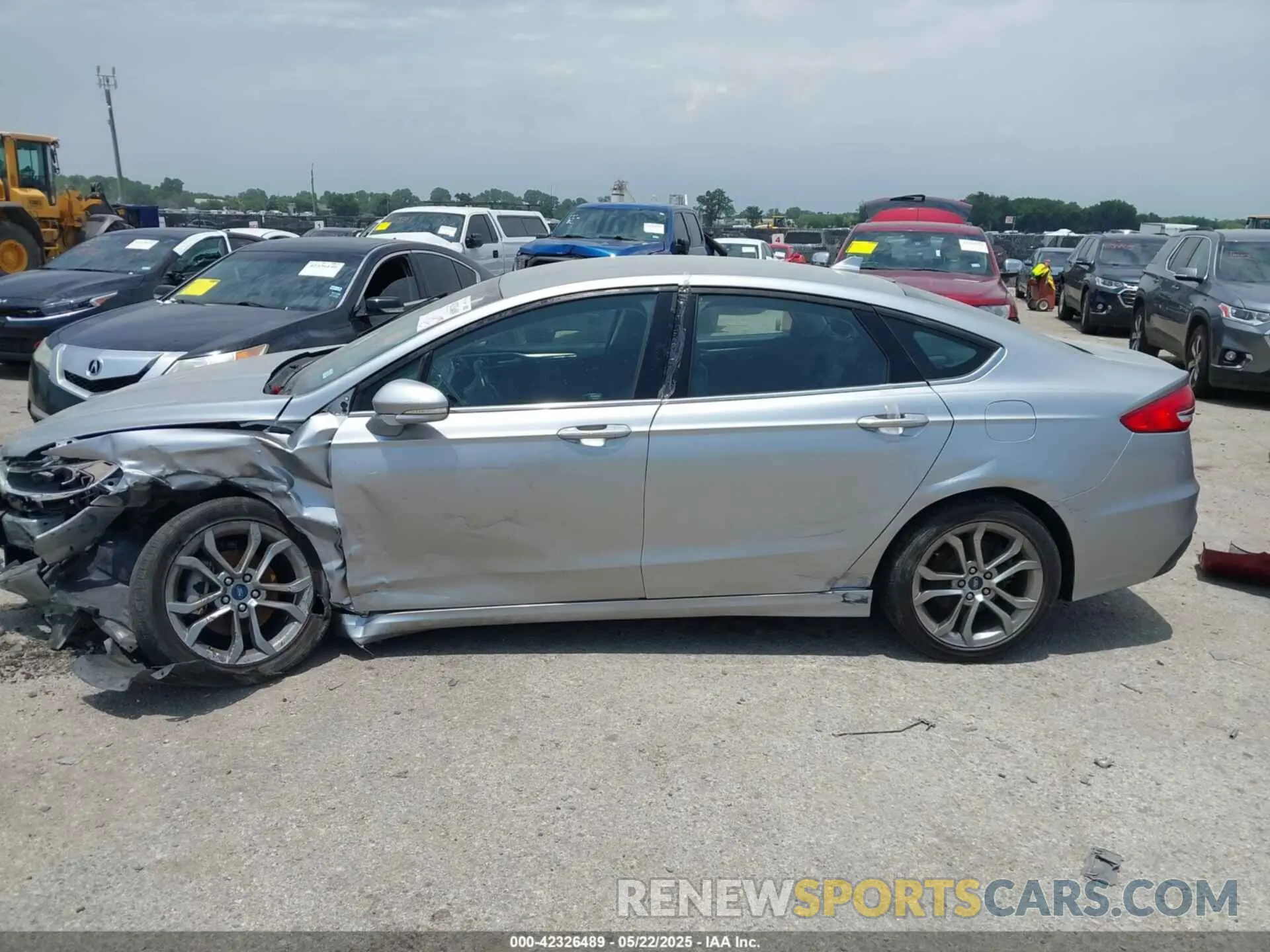 14 Photograph of a damaged car 3FA6P0CD6LR177649 FORD FUSION 2020