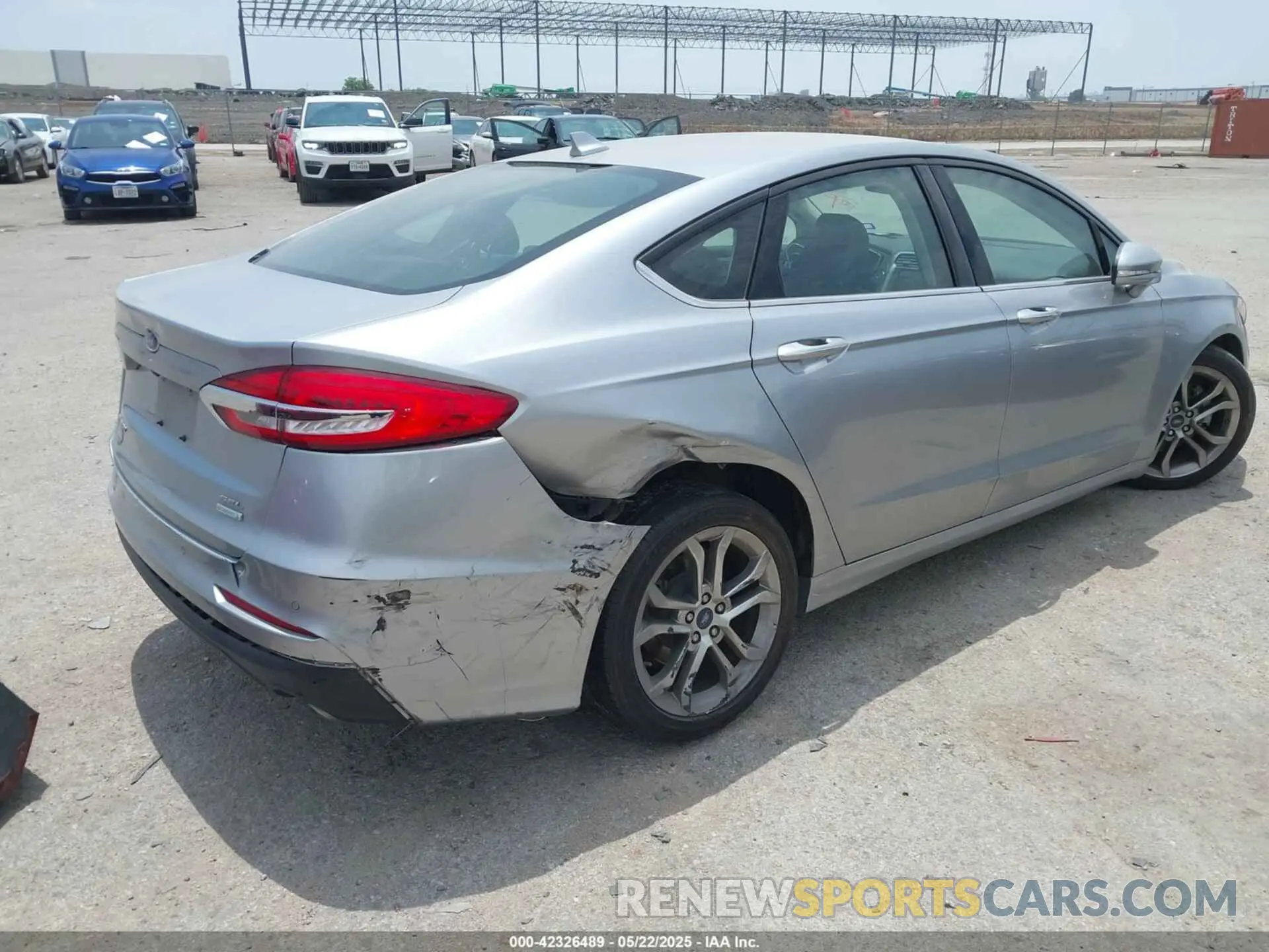 4 Photograph of a damaged car 3FA6P0CD6LR177649 FORD FUSION 2020