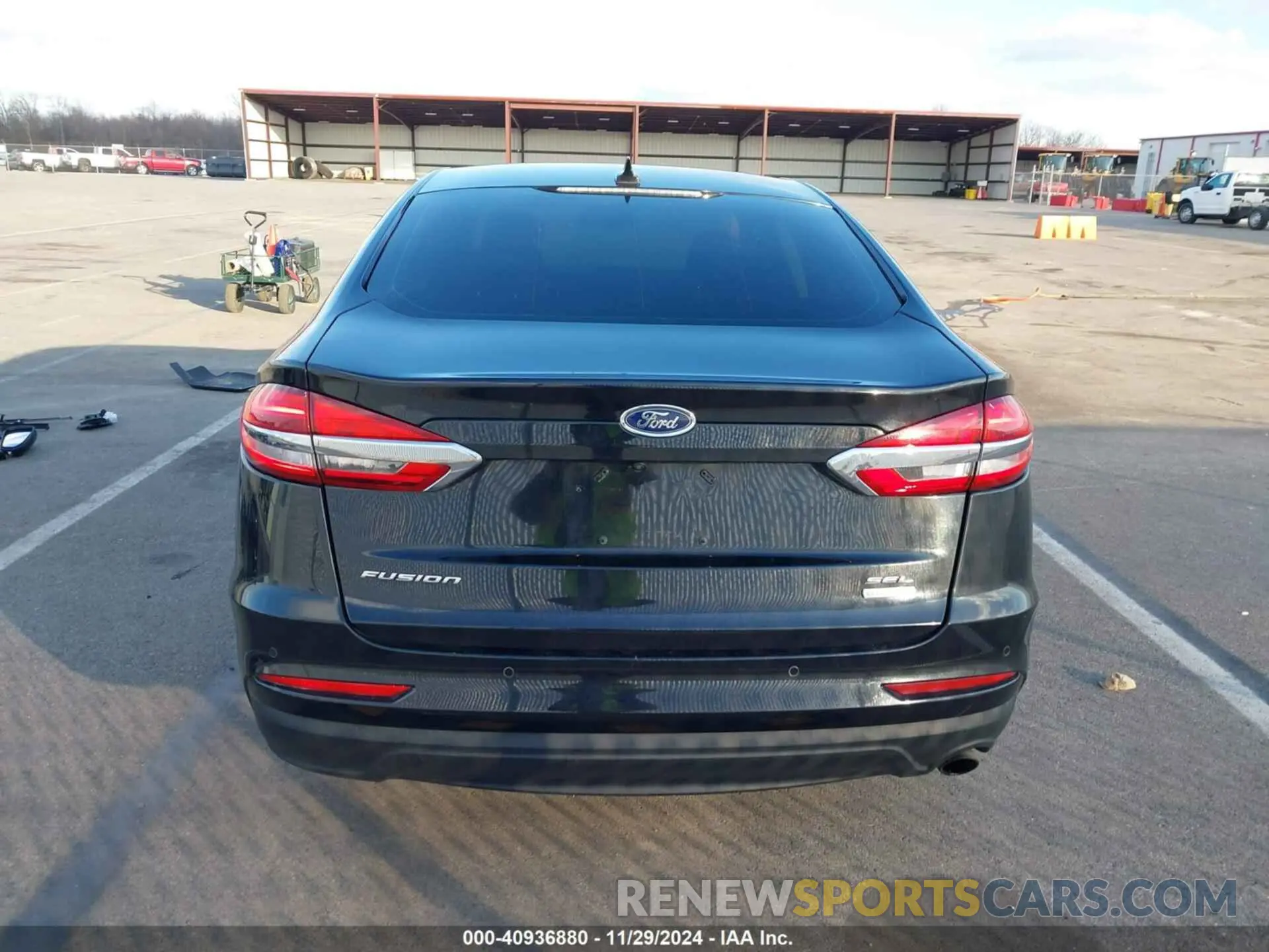 17 Photograph of a damaged car 3FA6P0CD7LR130887 FORD FUSION 2020
