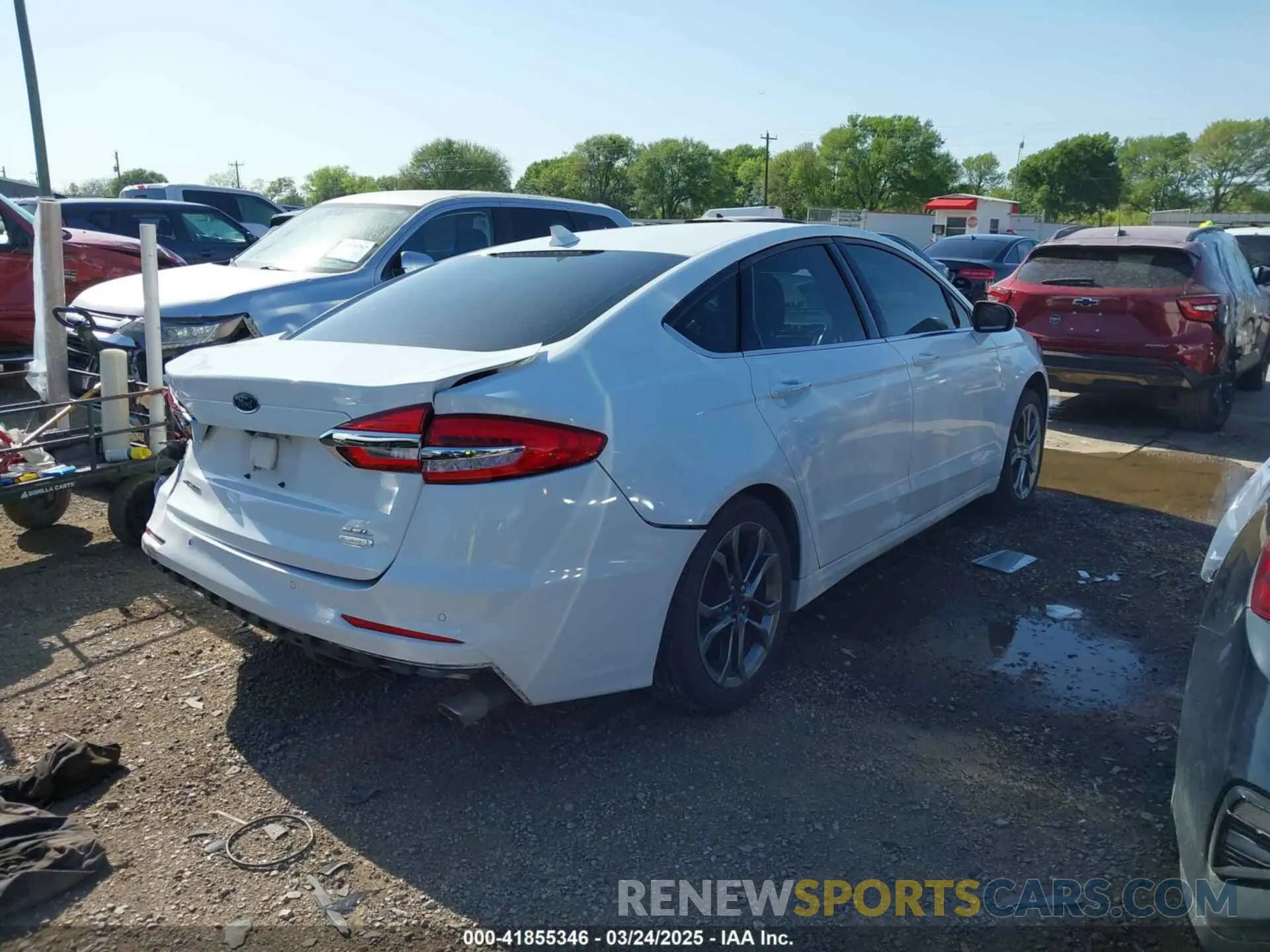 4 Фотография поврежденного автомобиля 3FA6P0CD7LR131781 FORD FUSION 2020
