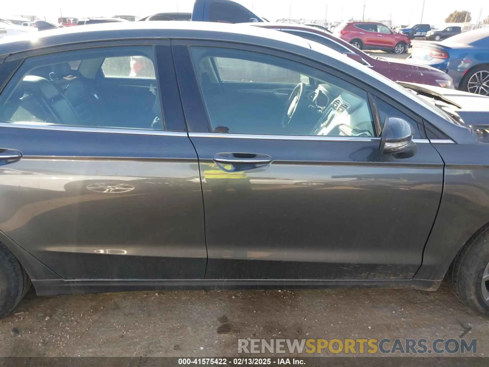 12 Фотография поврежденного автомобиля 3FA6P0CD8LR117551 FORD FUSION 2020