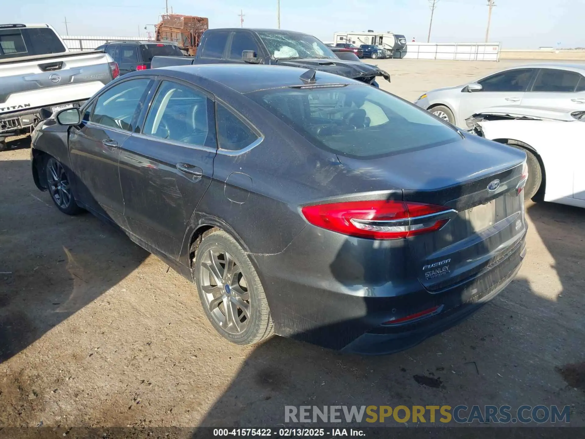 3 Фотография поврежденного автомобиля 3FA6P0CD8LR117551 FORD FUSION 2020