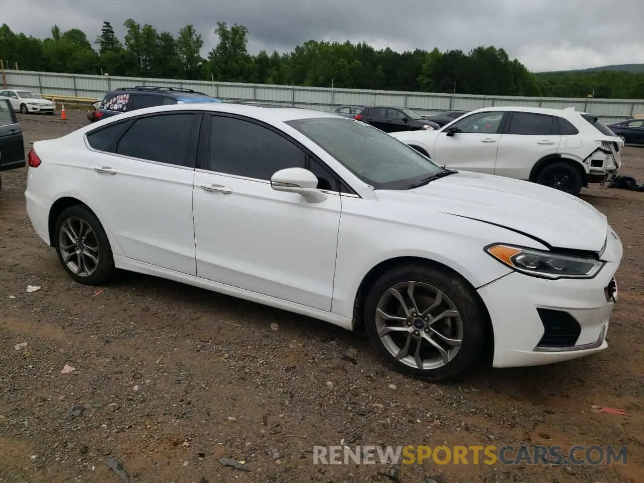 4 Photograph of a damaged car 3FA6P0CD9LR130180 FORD FUSION 2020