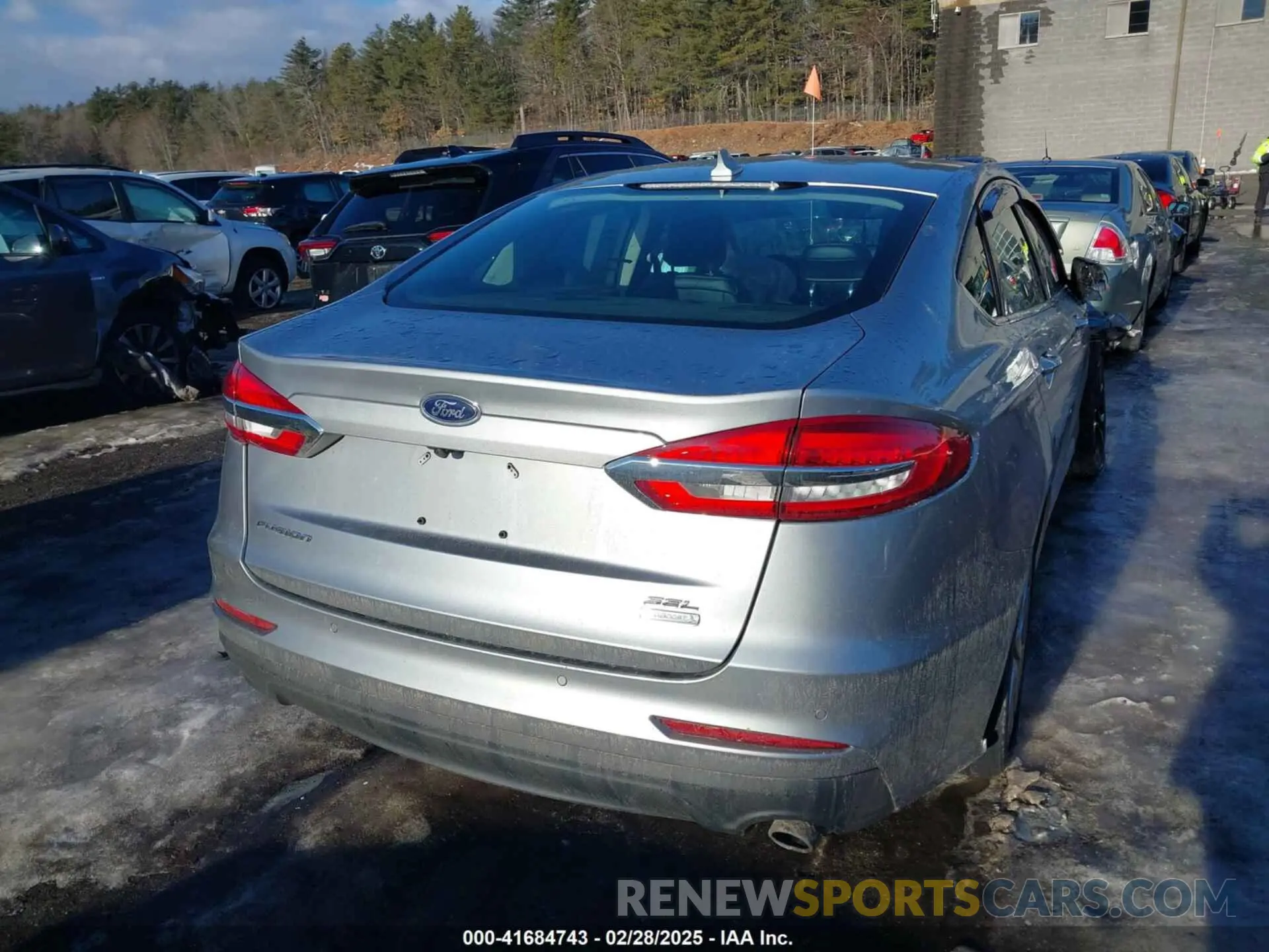 15 Photograph of a damaged car 3FA6P0CD9LR130972 FORD FUSION 2020