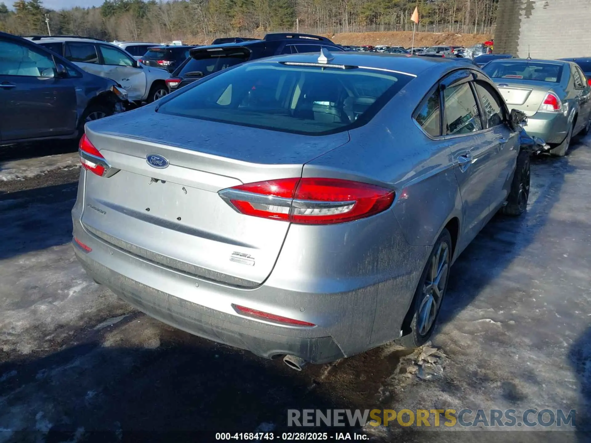 4 Photograph of a damaged car 3FA6P0CD9LR130972 FORD FUSION 2020