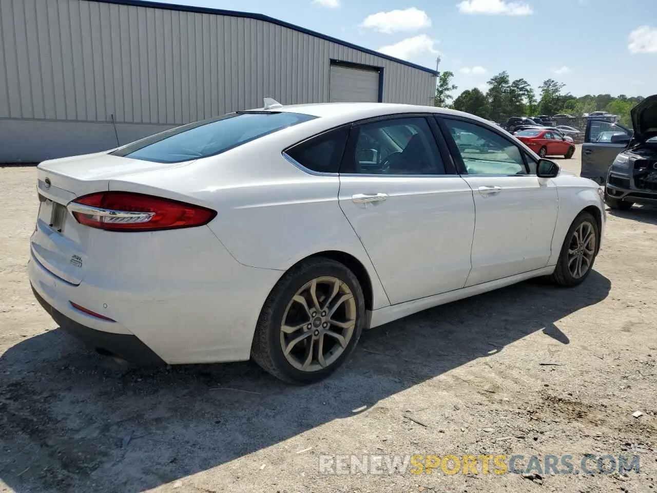 3 Photograph of a damaged car 3FA6P0CD9LR133001 FORD FUSION 2020