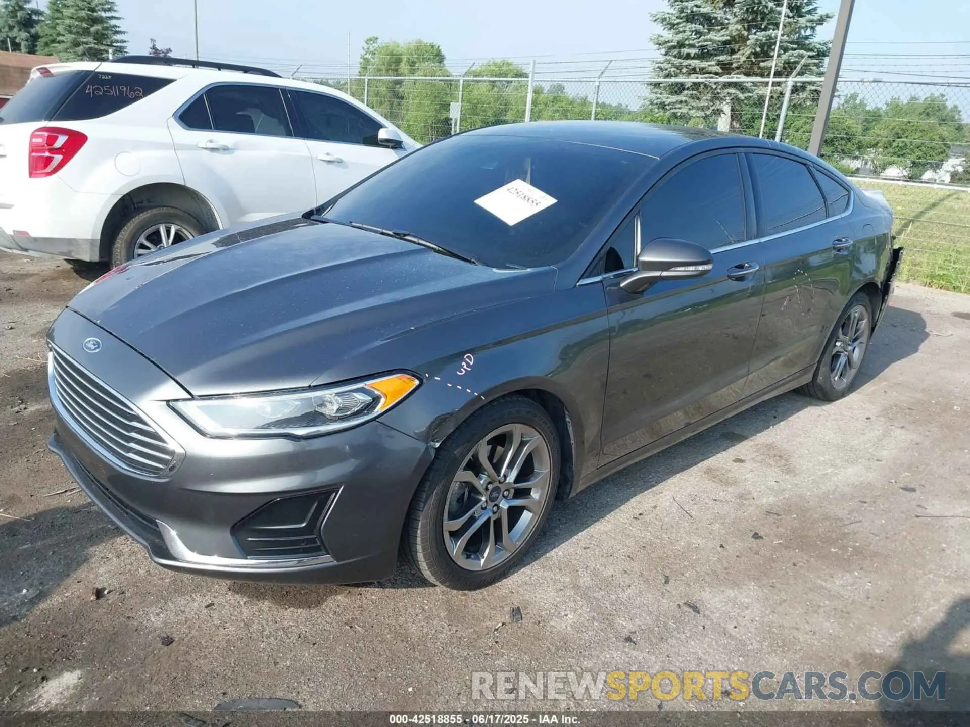 2 Фотография поврежденного автомобиля 3FA6P0CD9LR229470 FORD FUSION 2020