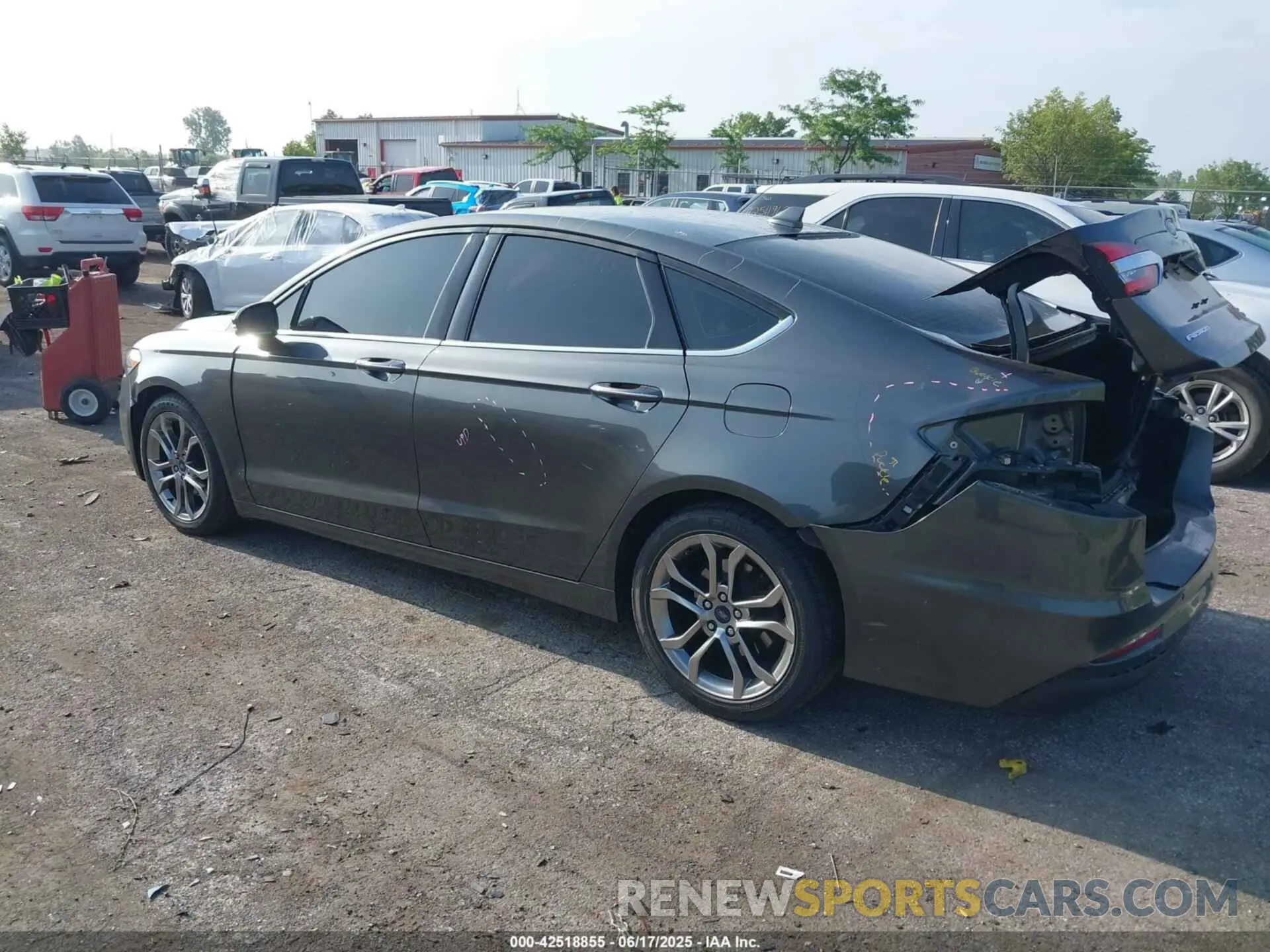 3 Фотография поврежденного автомобиля 3FA6P0CD9LR229470 FORD FUSION 2020