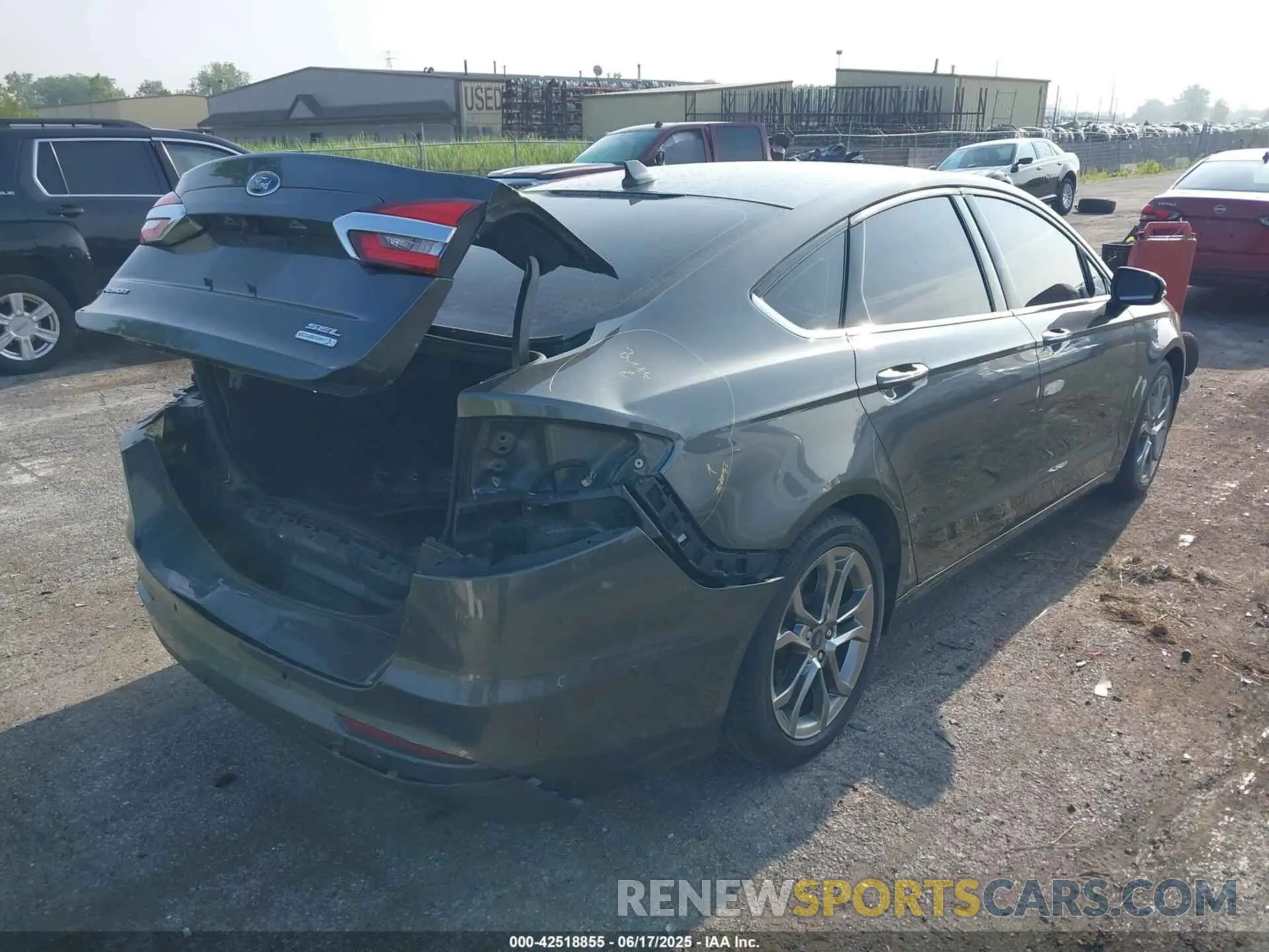 4 Фотография поврежденного автомобиля 3FA6P0CD9LR229470 FORD FUSION 2020