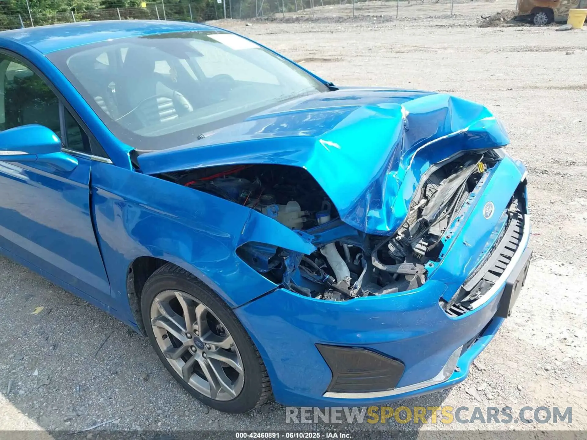 17 Photograph of a damaged car 3FA6P0CDXLR193109 FORD FUSION 2020