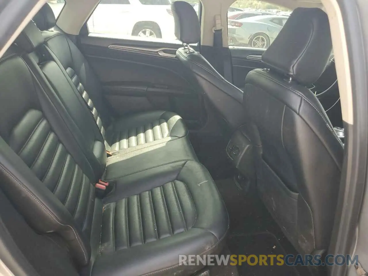 10 Фотография поврежденного автомобиля 3FA6P0CDXLR193322 FORD FUSION 2020