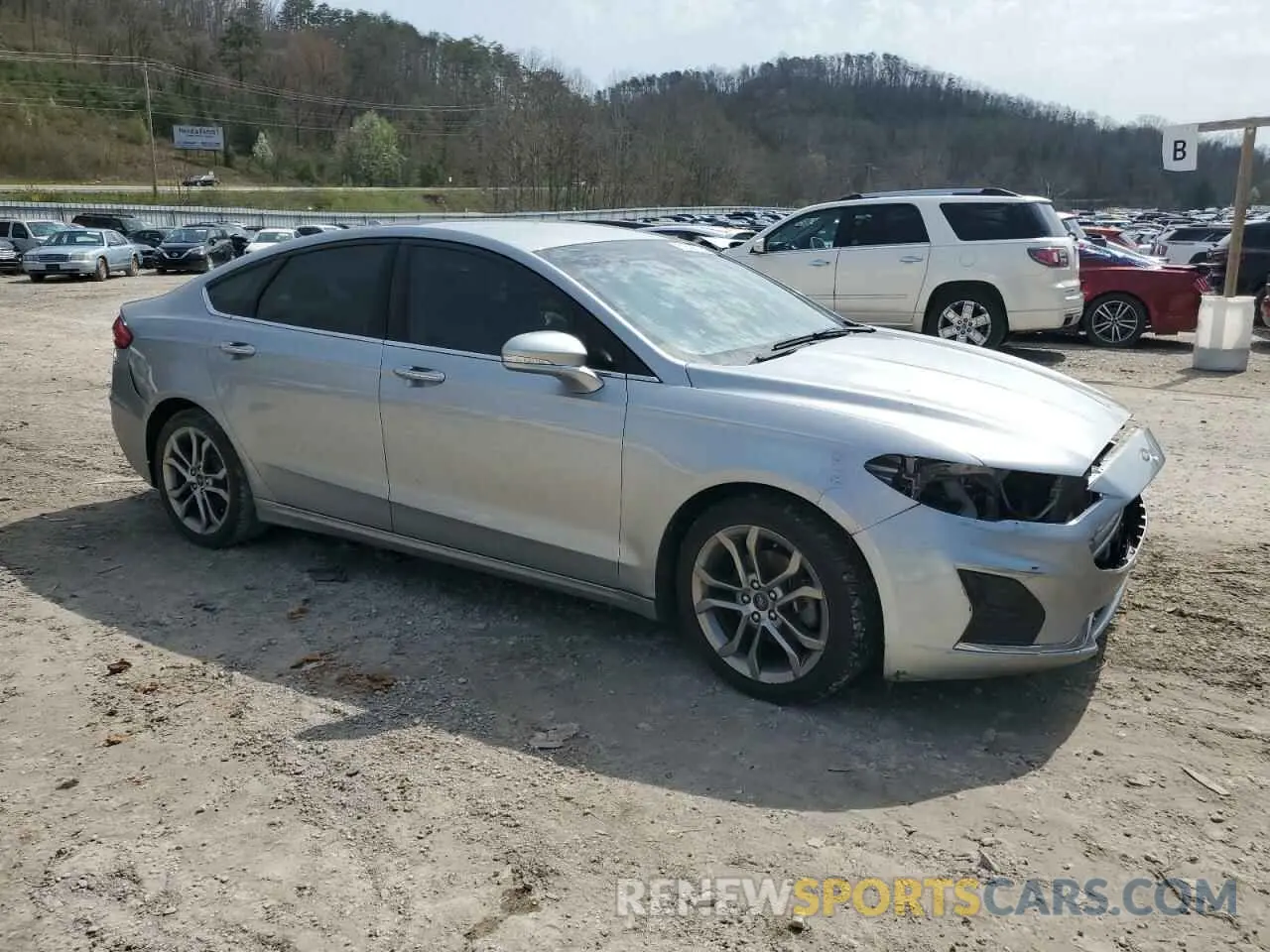 4 Фотография поврежденного автомобиля 3FA6P0CDXLR193322 FORD FUSION 2020