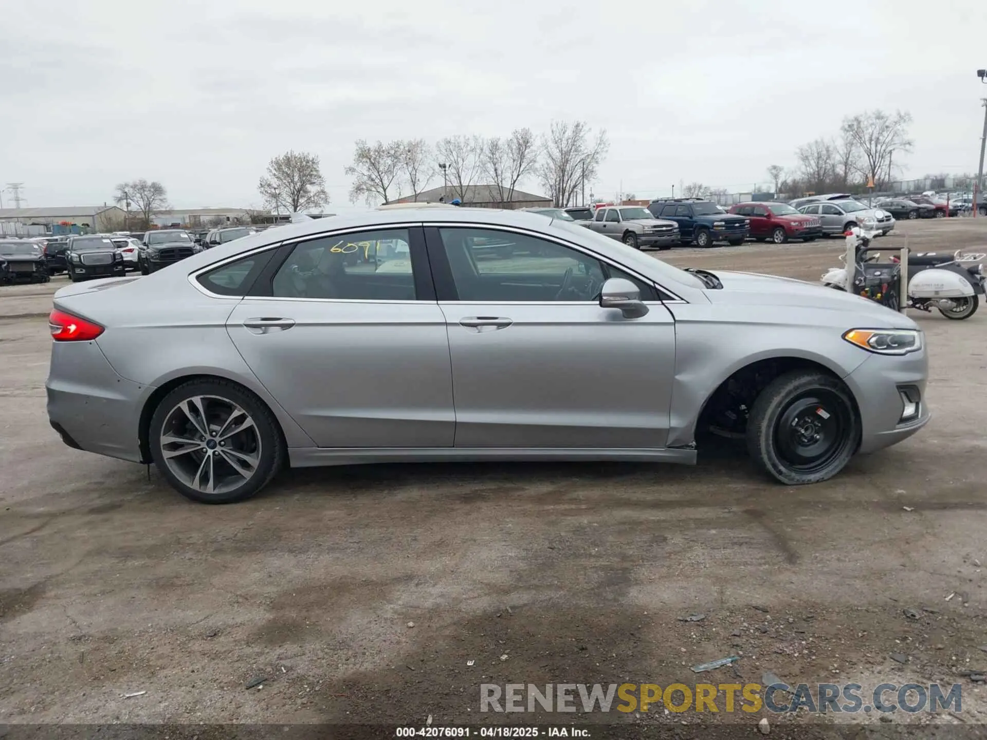 14 Photograph of a damaged car 3FA6P0D91LR174152 FORD FUSION 2020