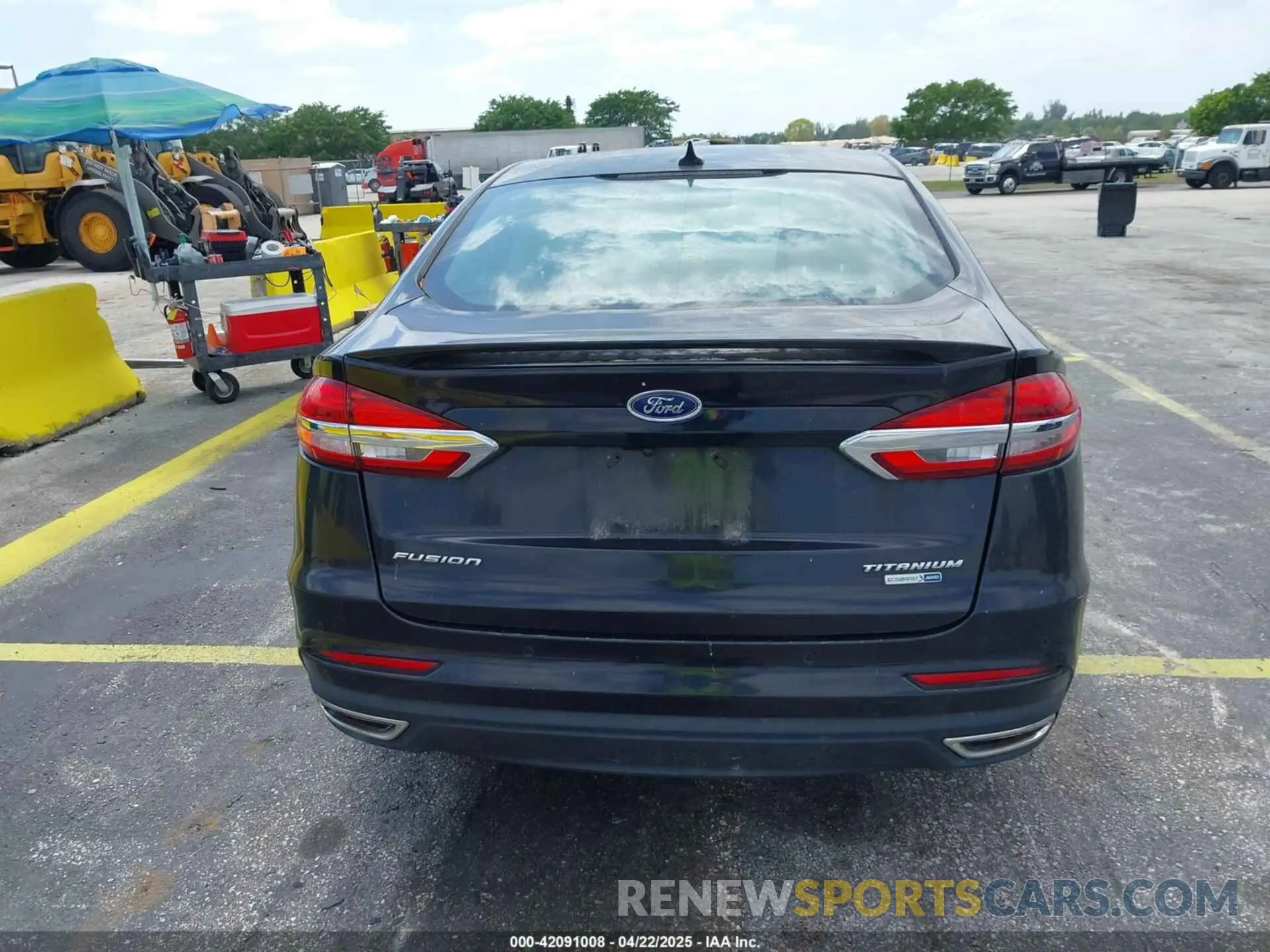 17 Photograph of a damaged car 3FA6P0D93LR117287 FORD FUSION 2020