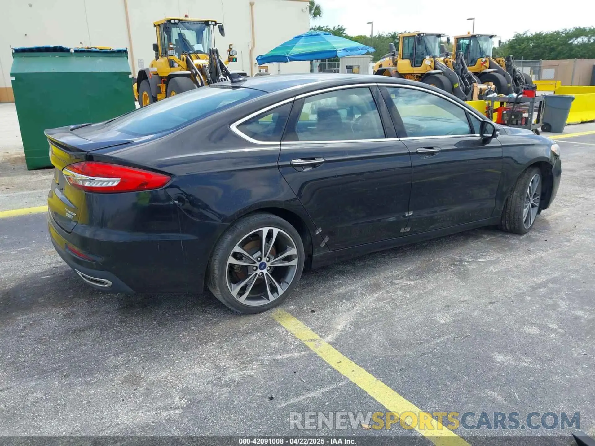 4 Photograph of a damaged car 3FA6P0D93LR117287 FORD FUSION 2020