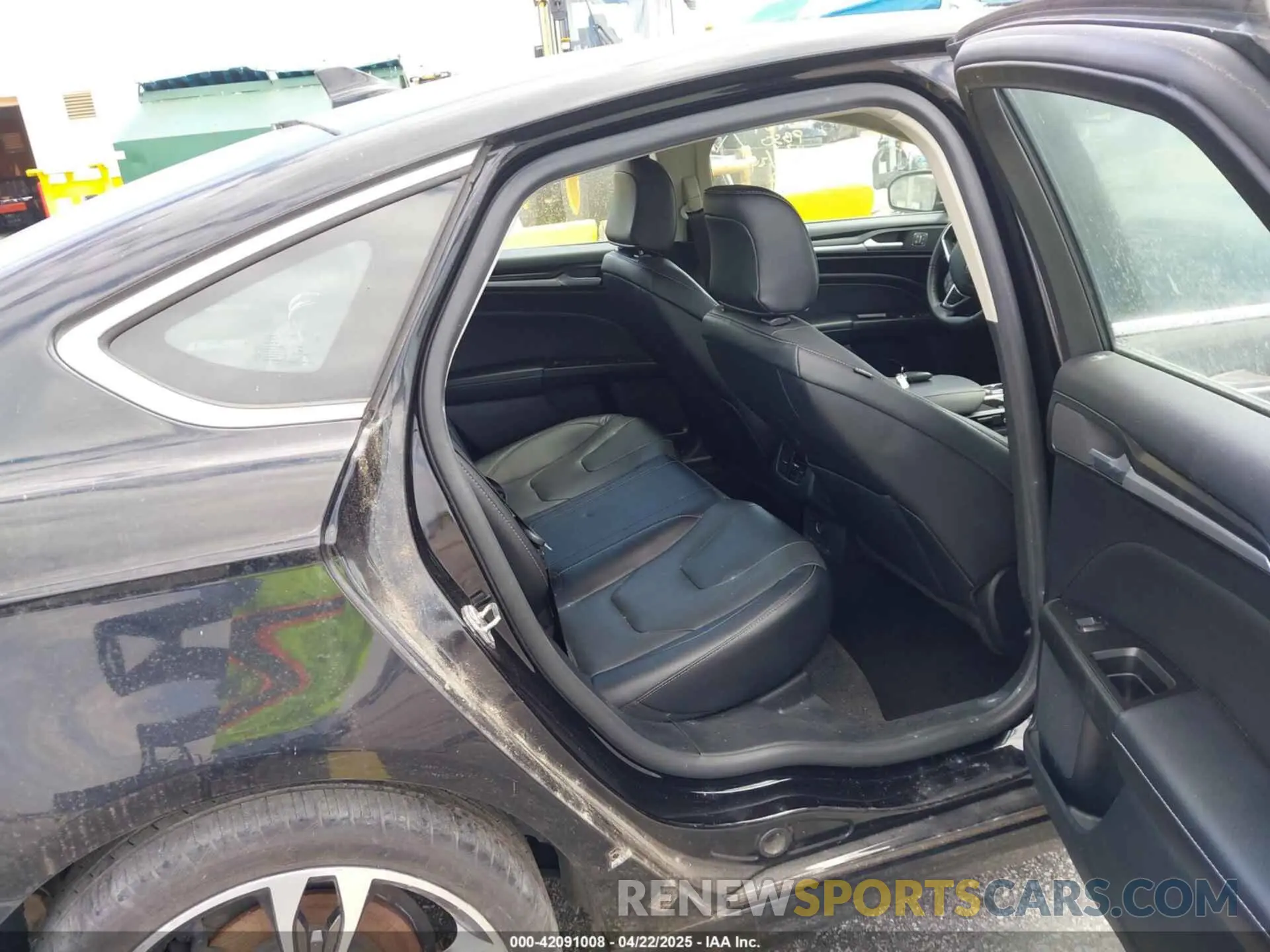 8 Photograph of a damaged car 3FA6P0D93LR117287 FORD FUSION 2020