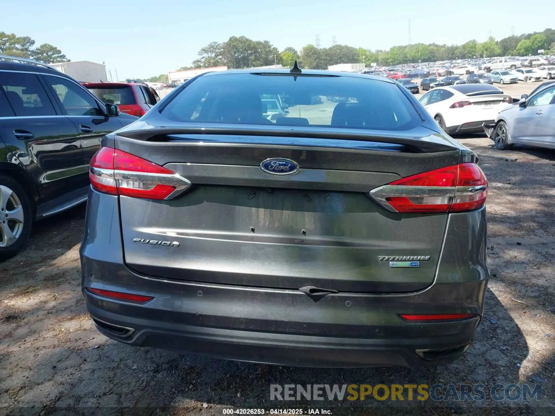16 Photograph of a damaged car 3FA6P0D94LR151464 FORD FUSION 2020