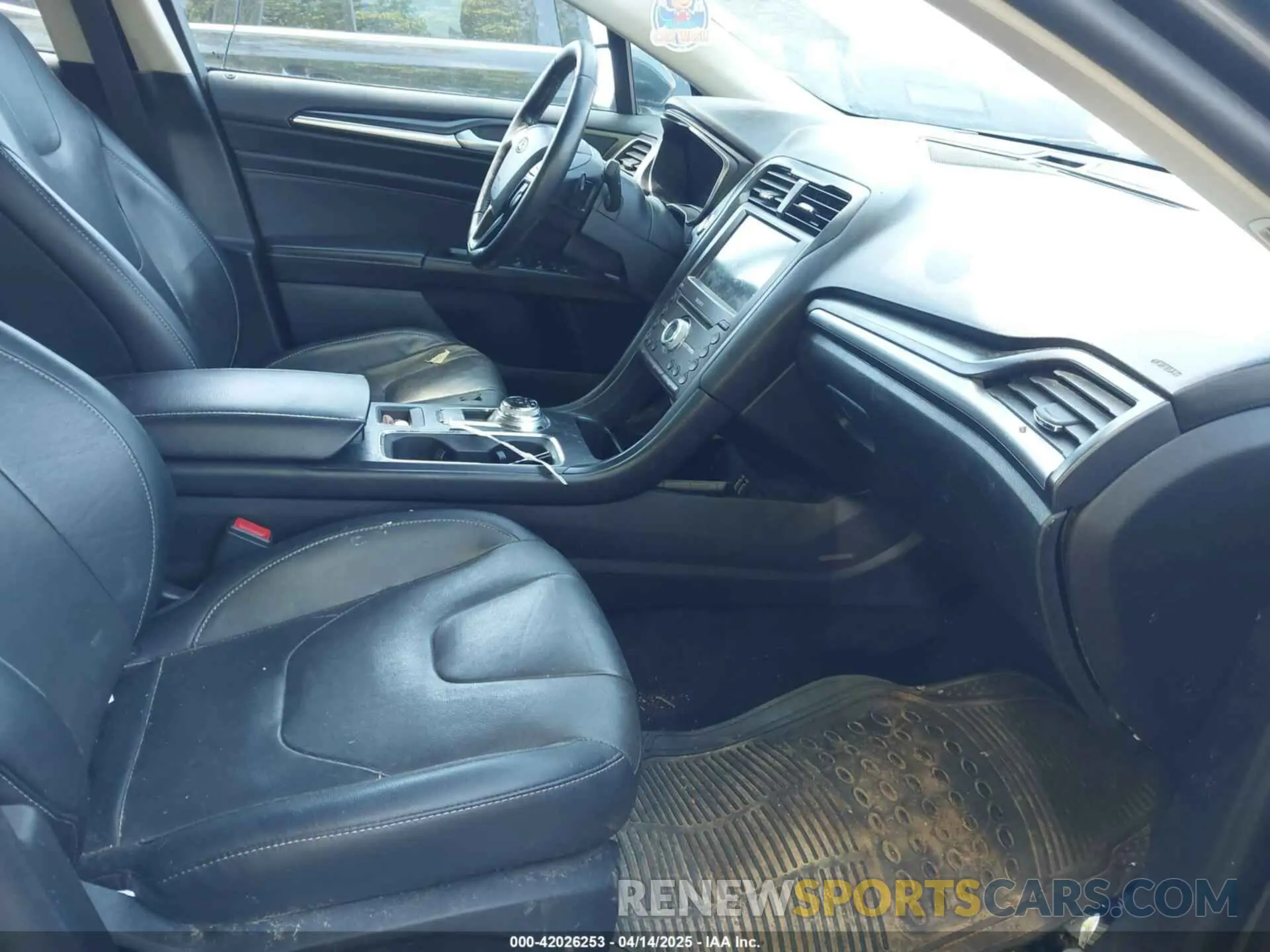 5 Photograph of a damaged car 3FA6P0D94LR151464 FORD FUSION 2020