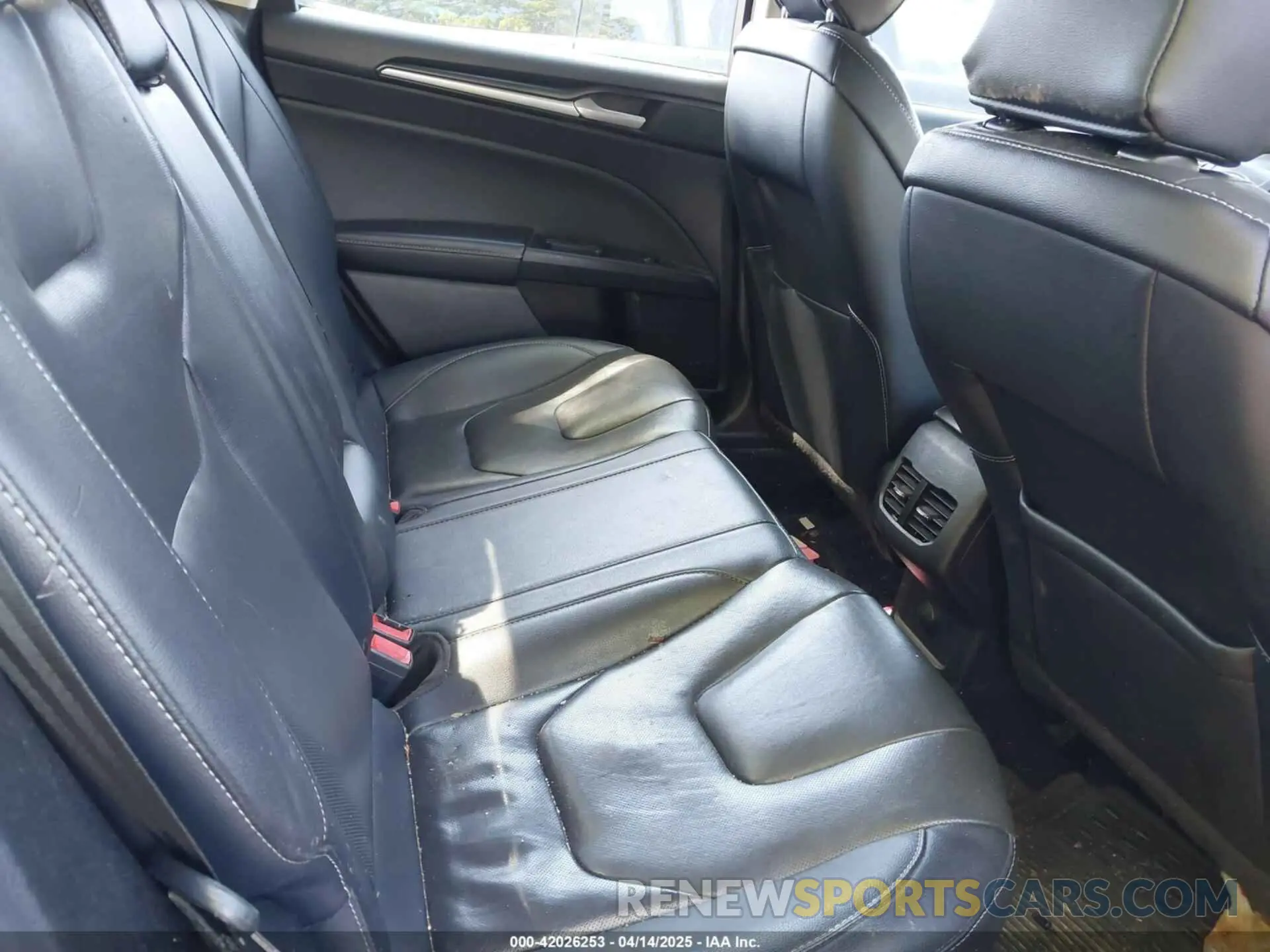 8 Photograph of a damaged car 3FA6P0D94LR151464 FORD FUSION 2020