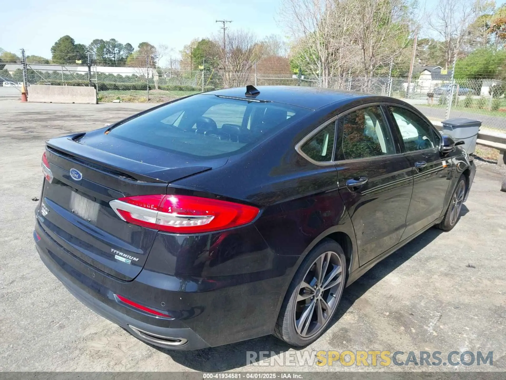 4 Фотография поврежденного автомобиля 3FA6P0D96LR133693 FORD FUSION 2020