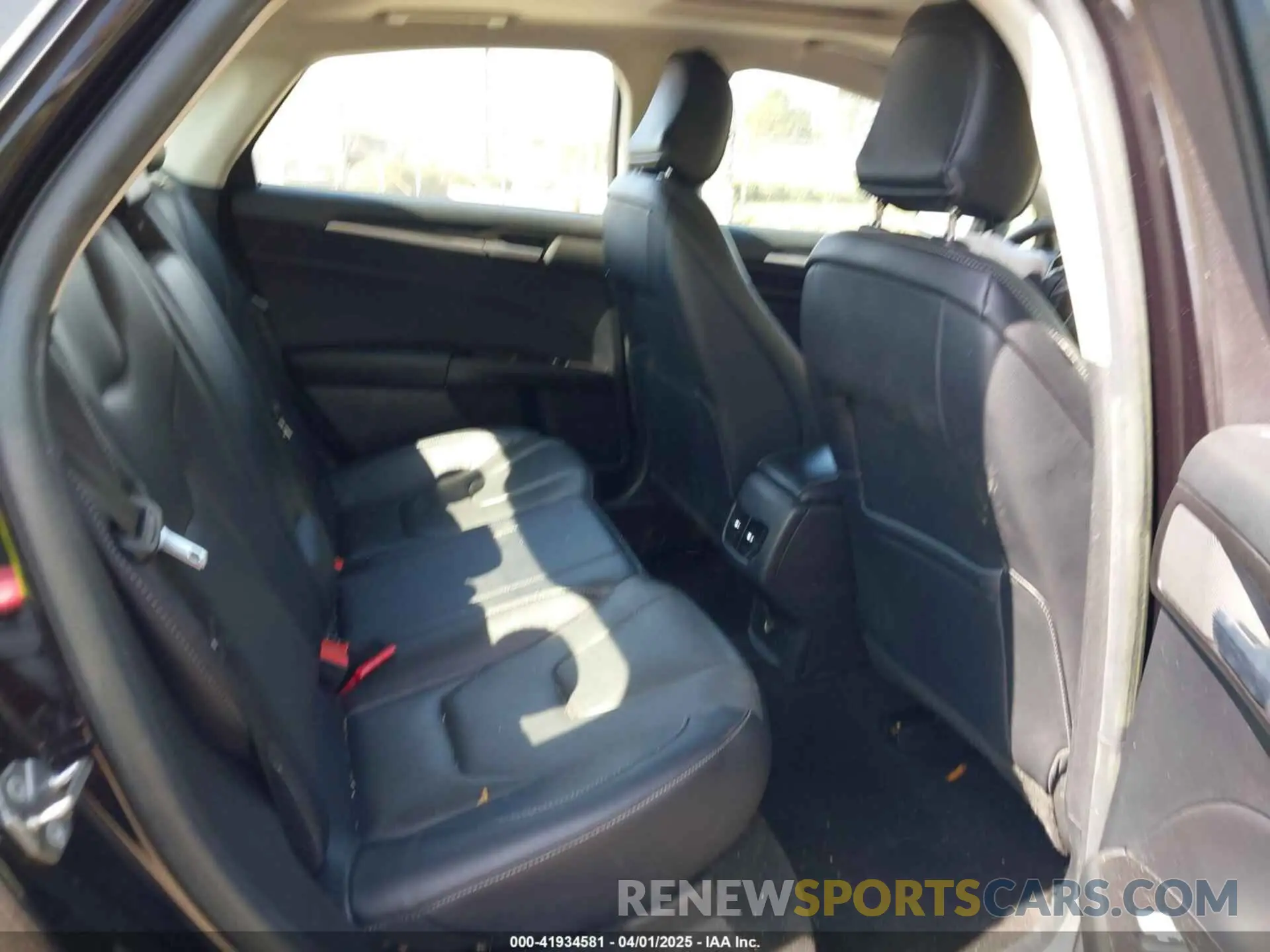 8 Фотография поврежденного автомобиля 3FA6P0D96LR133693 FORD FUSION 2020