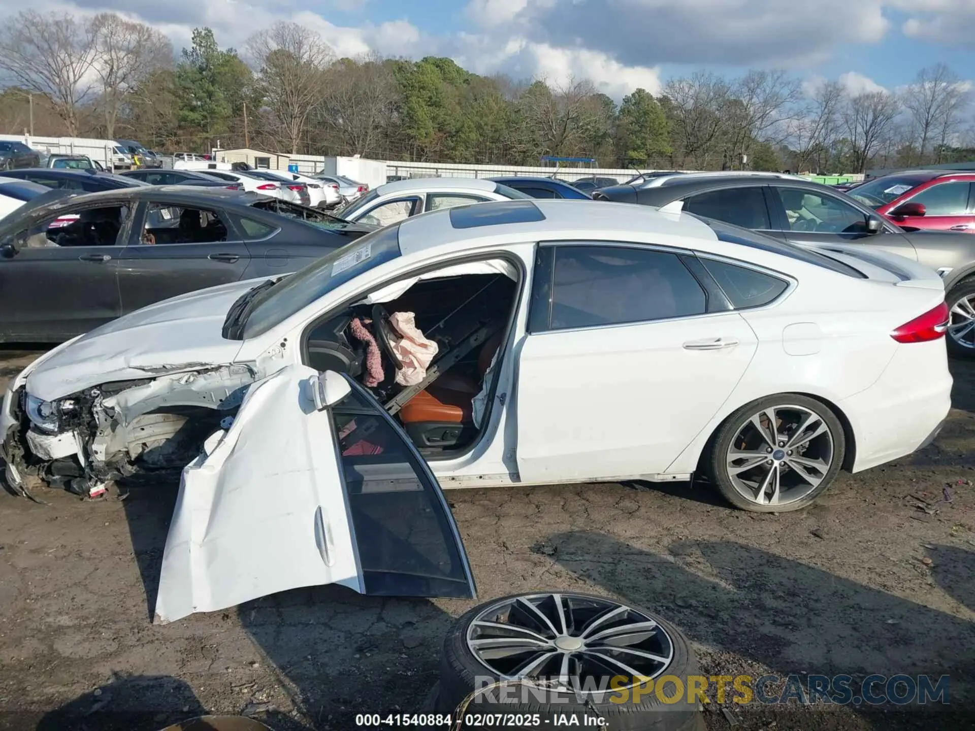 13 Photograph of a damaged car 3FA6P0D97LR127885 FORD FUSION 2020