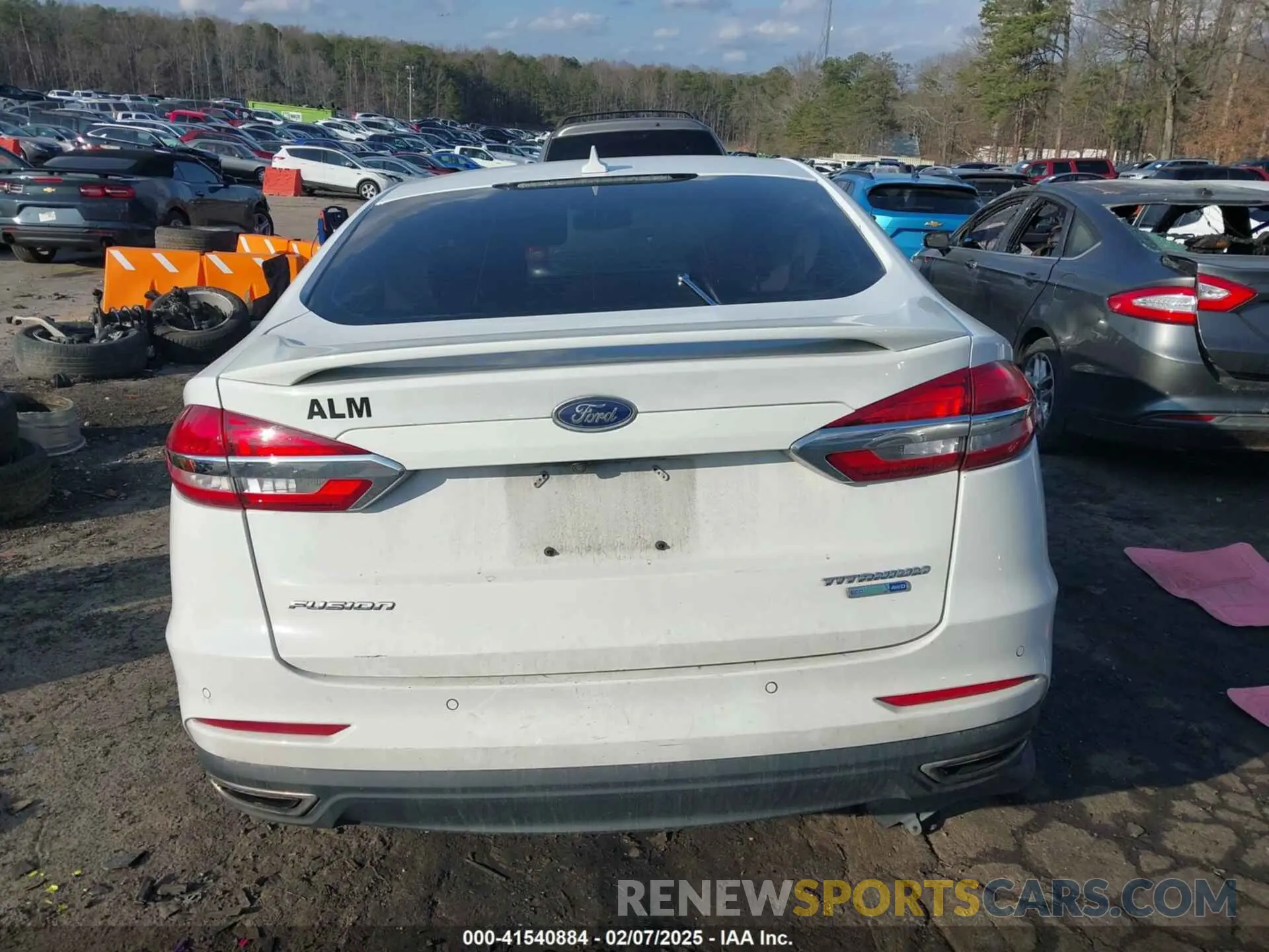 15 Photograph of a damaged car 3FA6P0D97LR127885 FORD FUSION 2020