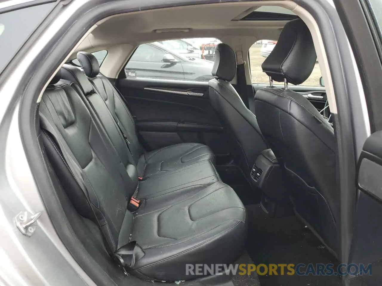 10 Фотография поврежденного автомобиля 3FA6P0D97LR175841 FORD FUSION 2020
