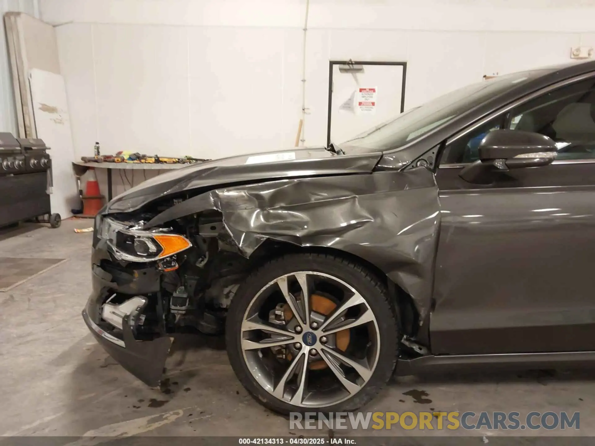6 Фотография поврежденного автомобиля 3FA6P0D99LR116015 FORD FUSION 2020