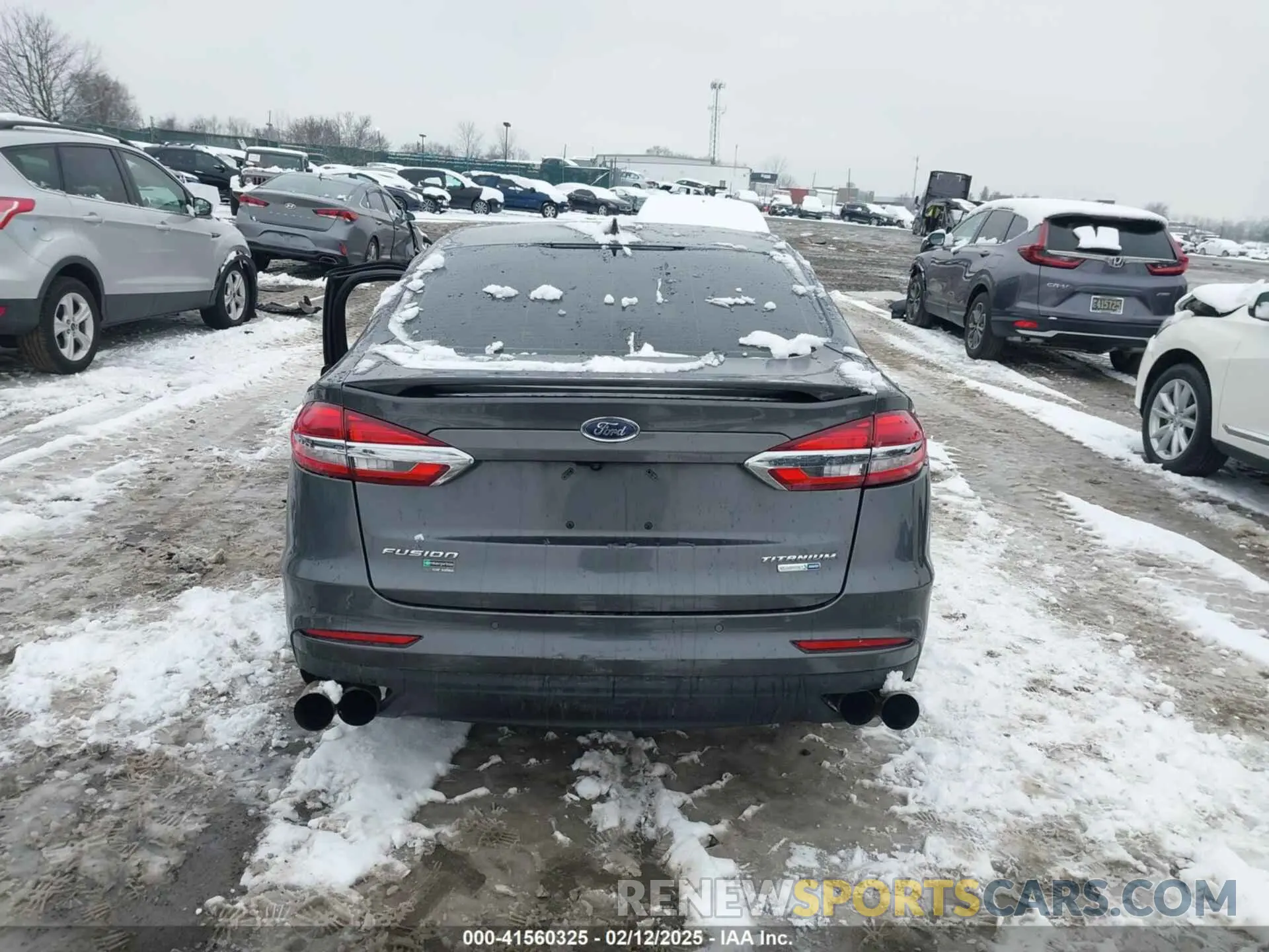 15 Photograph of a damaged car 3FA6P0D9XLR137908 FORD FUSION 2020