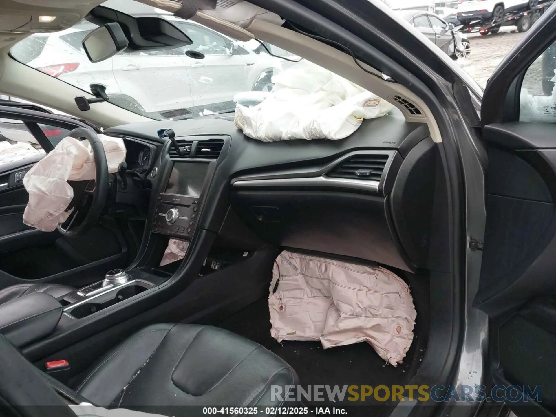 5 Photograph of a damaged car 3FA6P0D9XLR137908 FORD FUSION 2020