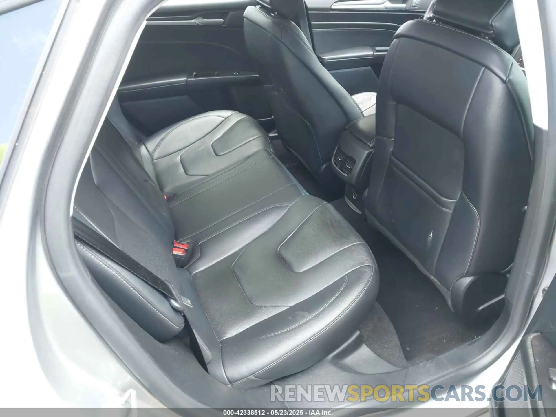 8 Photograph of a damaged car 3FA6P0D9XLR174750 FORD FUSION 2020