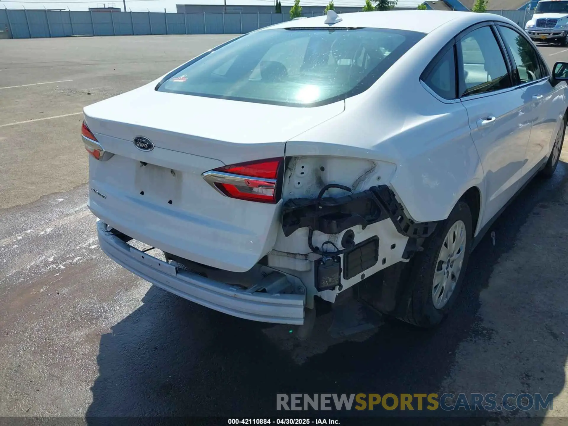 18 Фотография поврежденного автомобиля 3FA6P0G71LR265271 FORD FUSION 2020