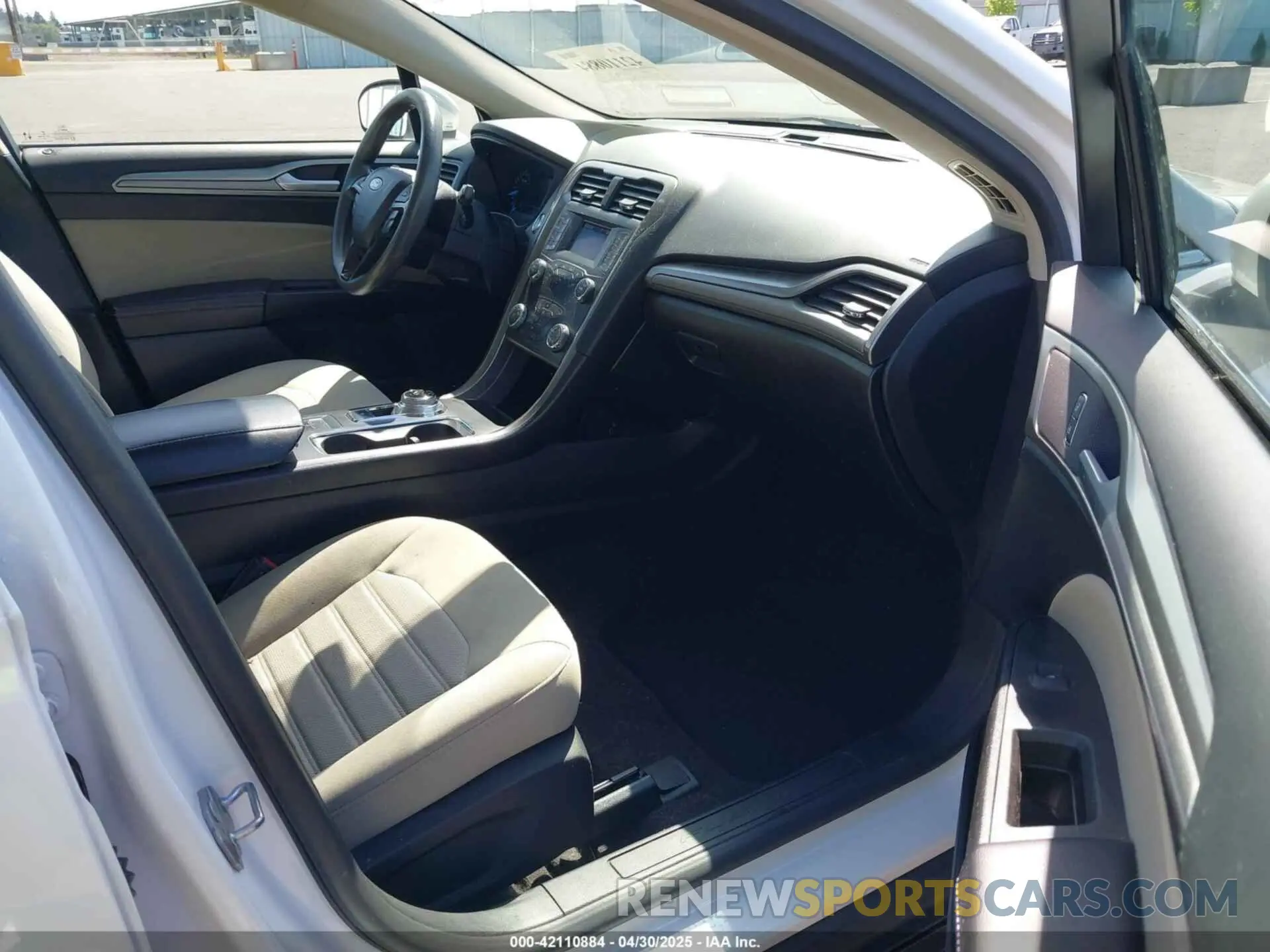 5 Фотография поврежденного автомобиля 3FA6P0G71LR265271 FORD FUSION 2020