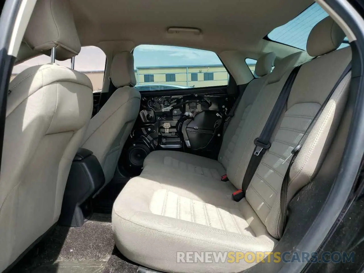 10 Photograph of a damaged car 3FA6P0G73LR180691 FORD FUSION 2020