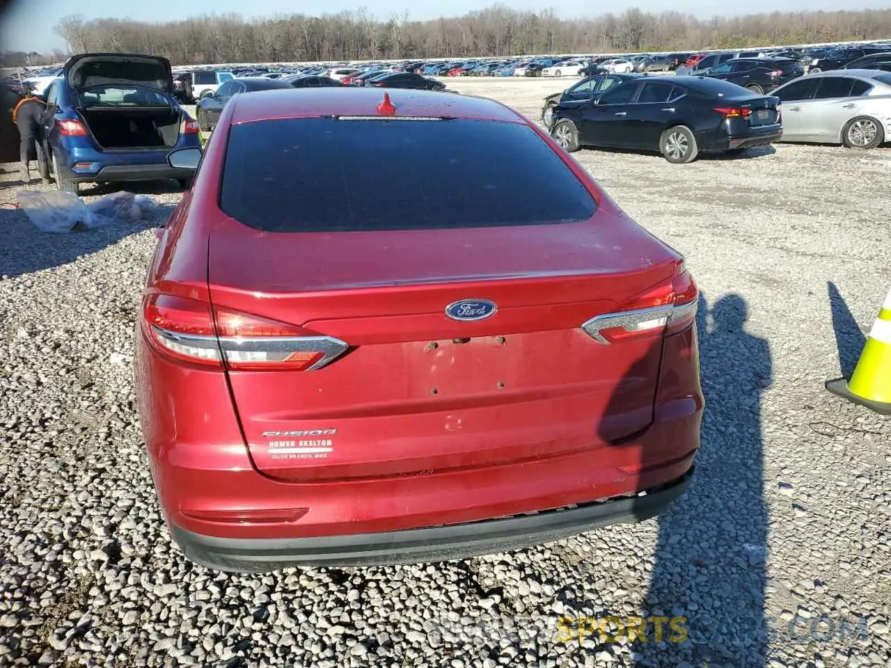 6 Фотография поврежденного автомобиля 3FA6P0G74LR161003 FORD FUSION 2020